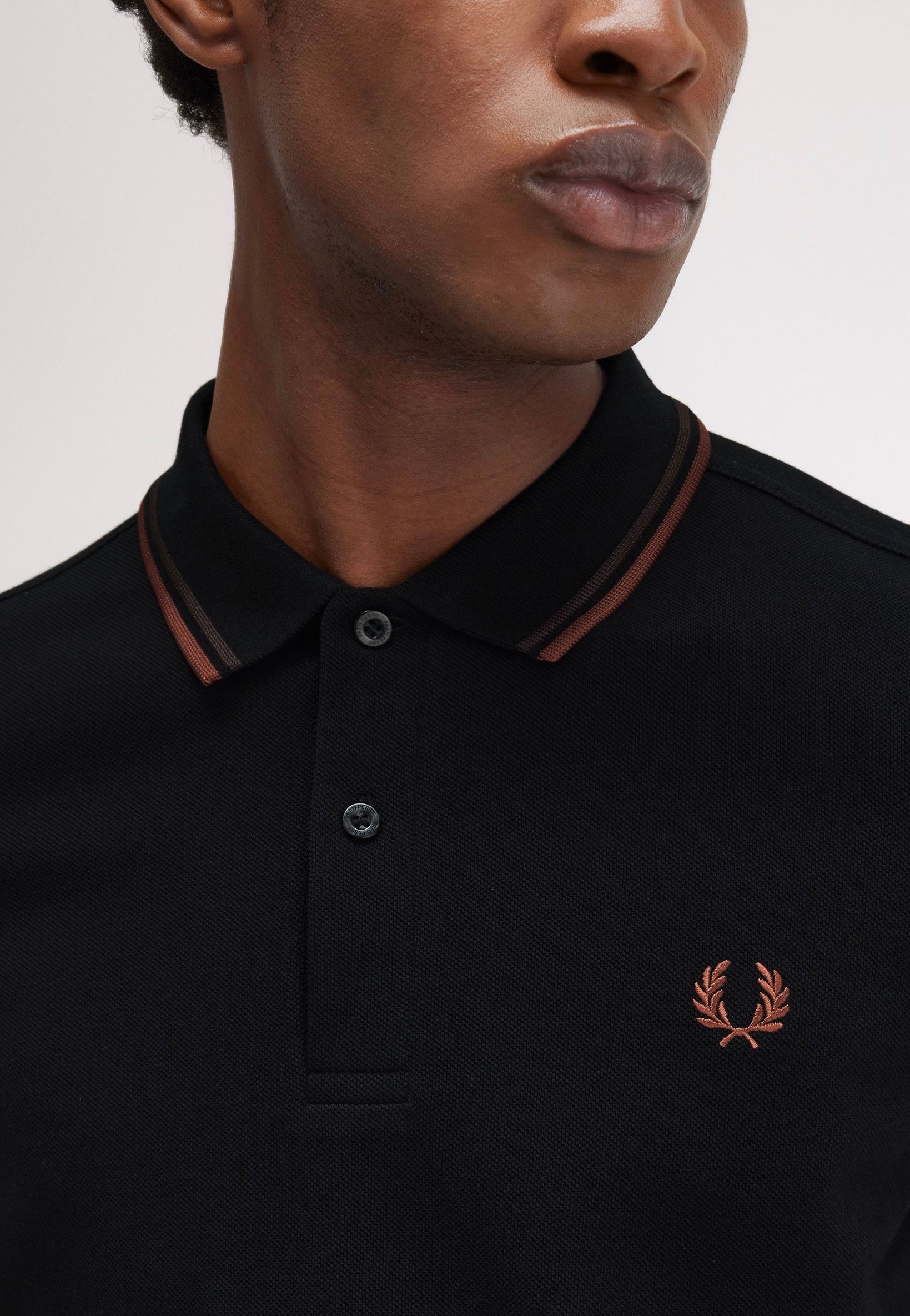 Fred Perry - Twin Tipped Black/Carrington Road Brick/Whisky Brown - Polo | Men-Image