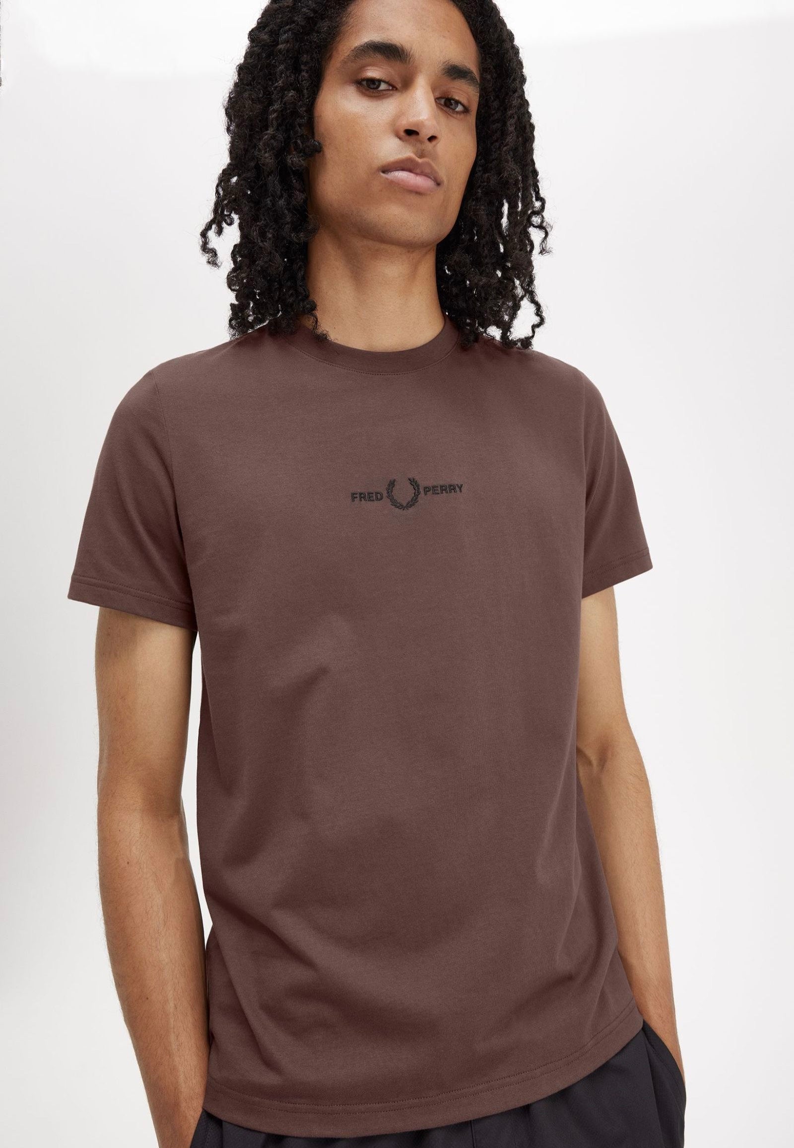 Fred Perry - Embroidered Carrington Brick - T-Shirt | Men-Image