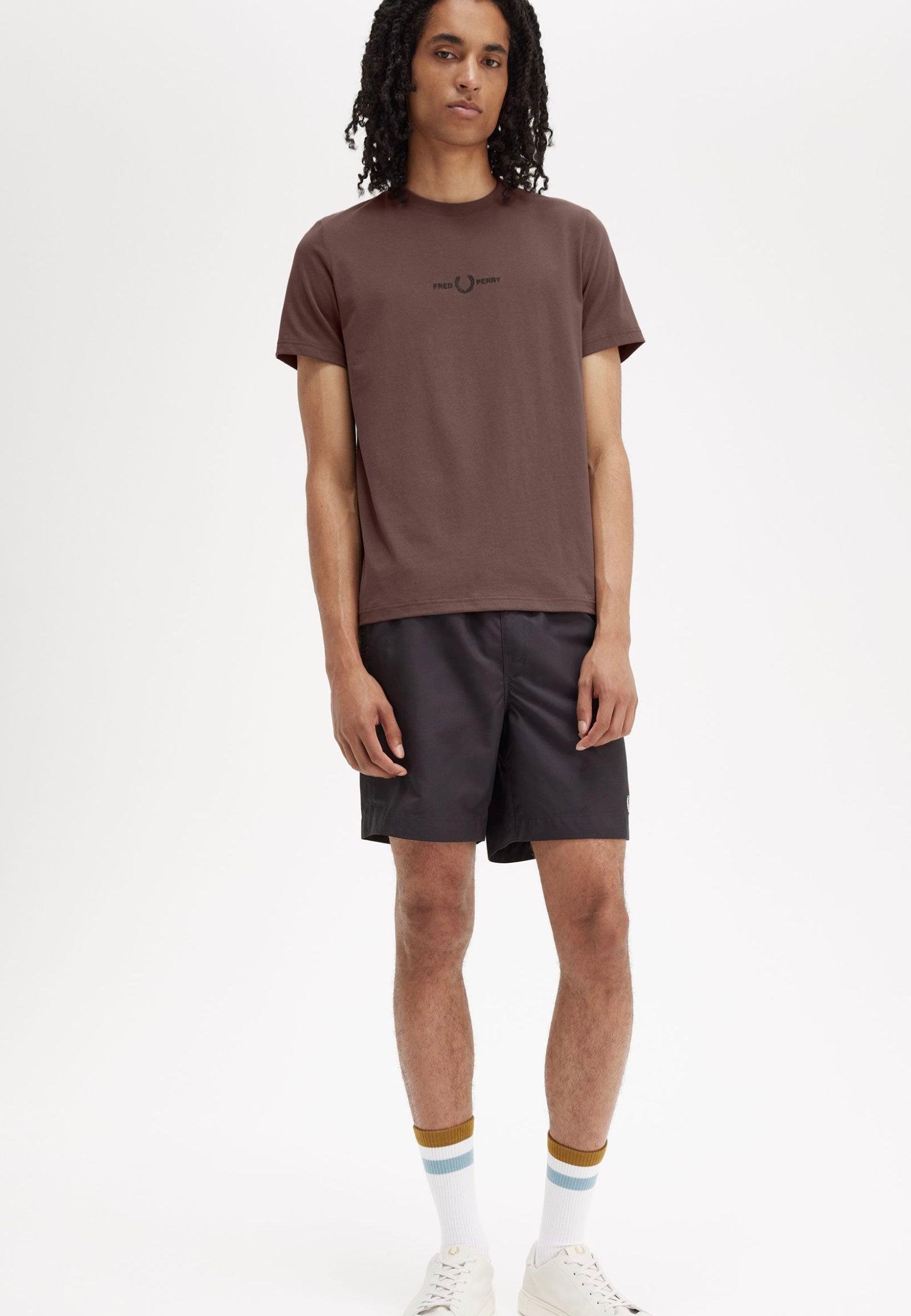 Fred Perry - Embroidered Carrington Brick - T-Shirt | Men-Image