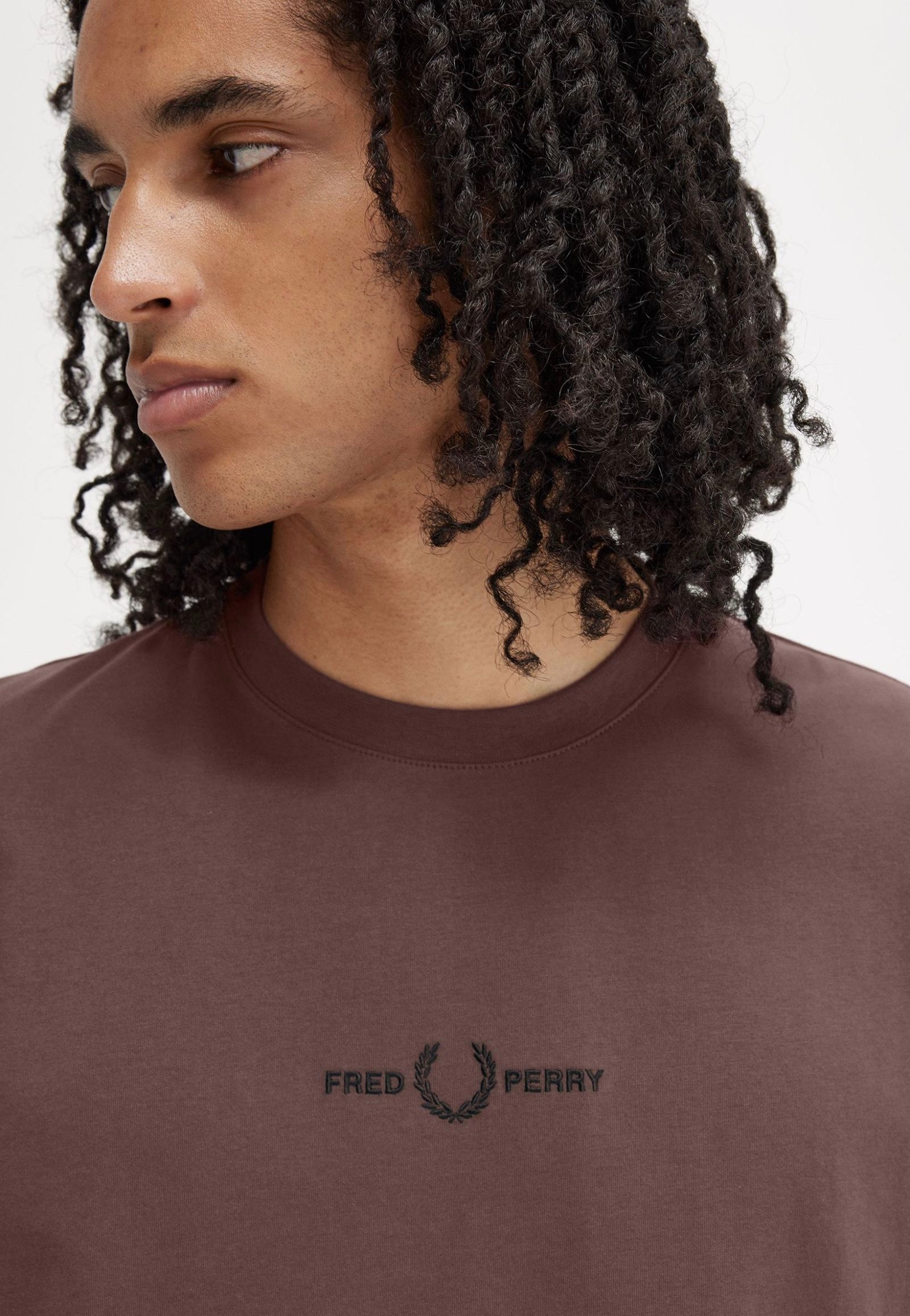 Fred Perry - Embroidered Carrington Brick - T-Shirt | Men-Image