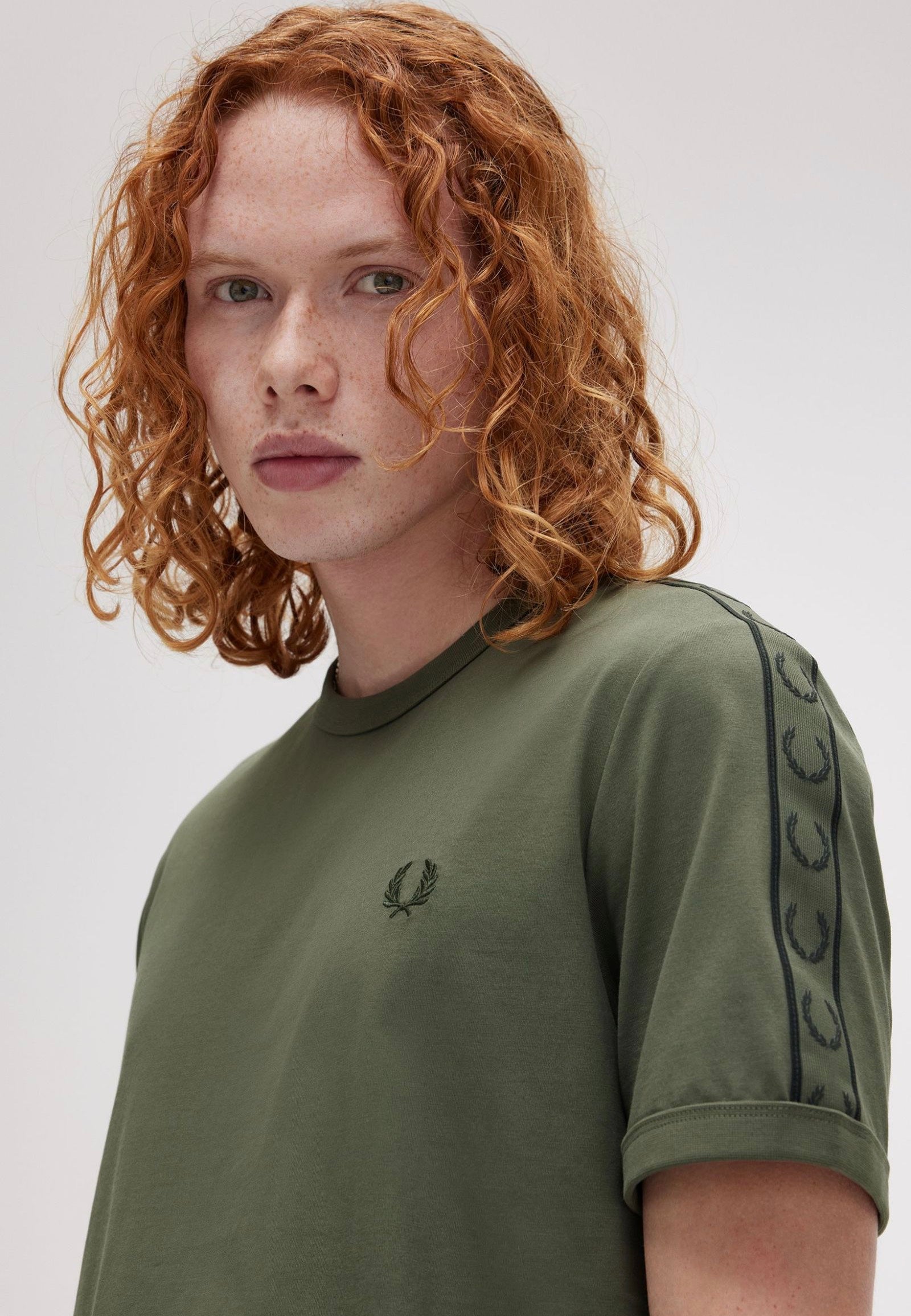 Fred Perry - Contrast Tape Ringer Laurel Wreath Green/Night Green - T-Shirt | Men-Image