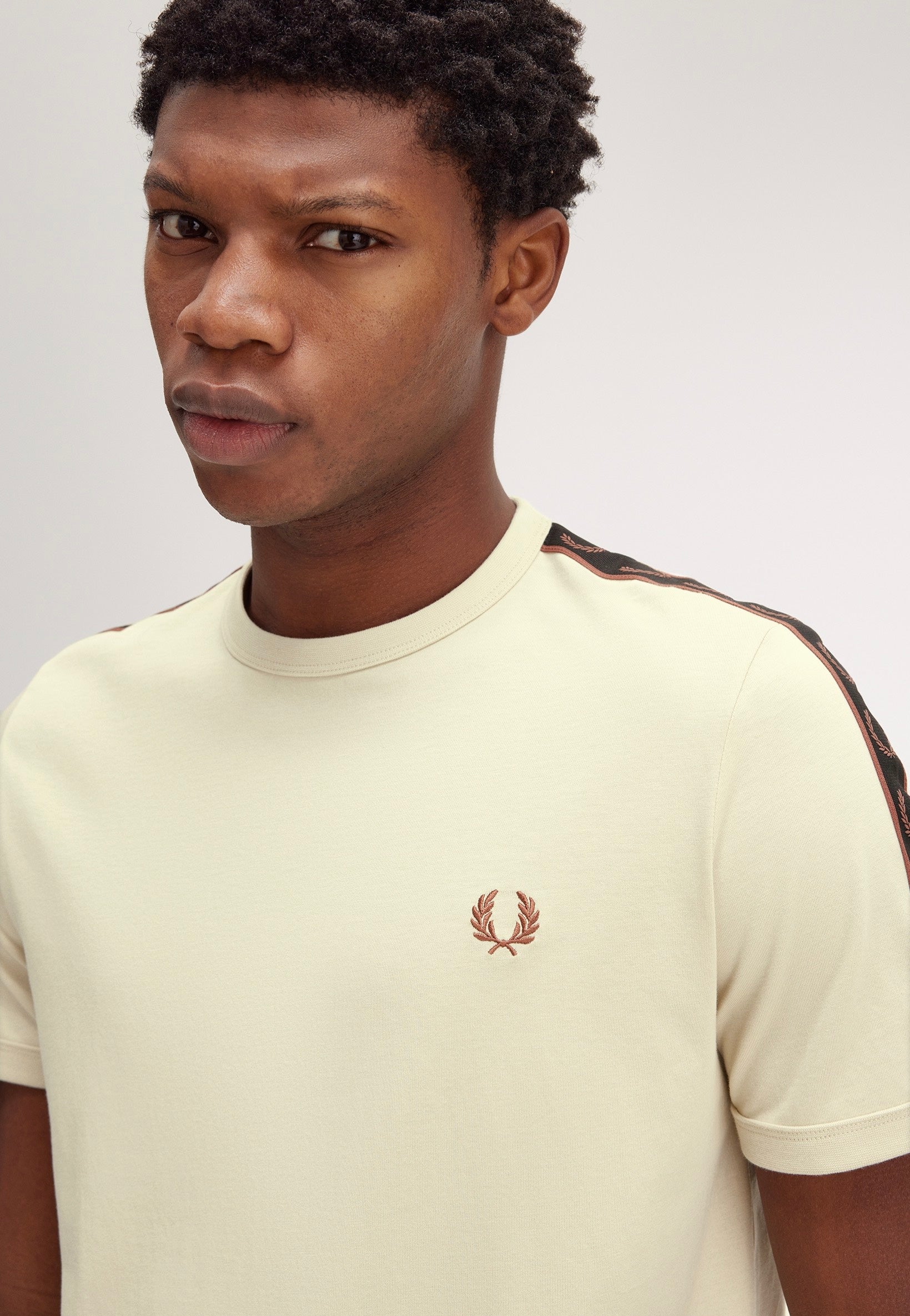 Fred Perry - Contrast Tape Ringer Oatmeal/Whisky Brown - T-Shirt | Men-Image