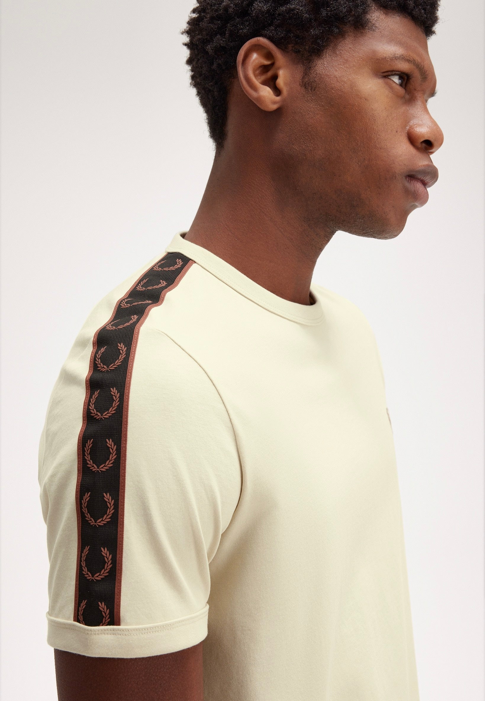 Fred Perry - Contrast Tape Ringer Oatmeal/Whisky Brown - T-Shirt | Men-Image