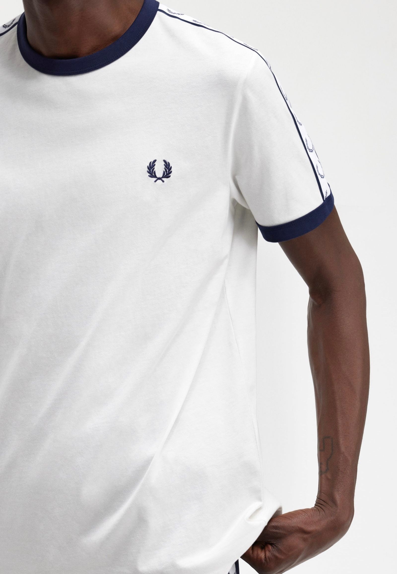 Fred Perry - Taped Ringer Snow White - T-Shirt | Men-Image