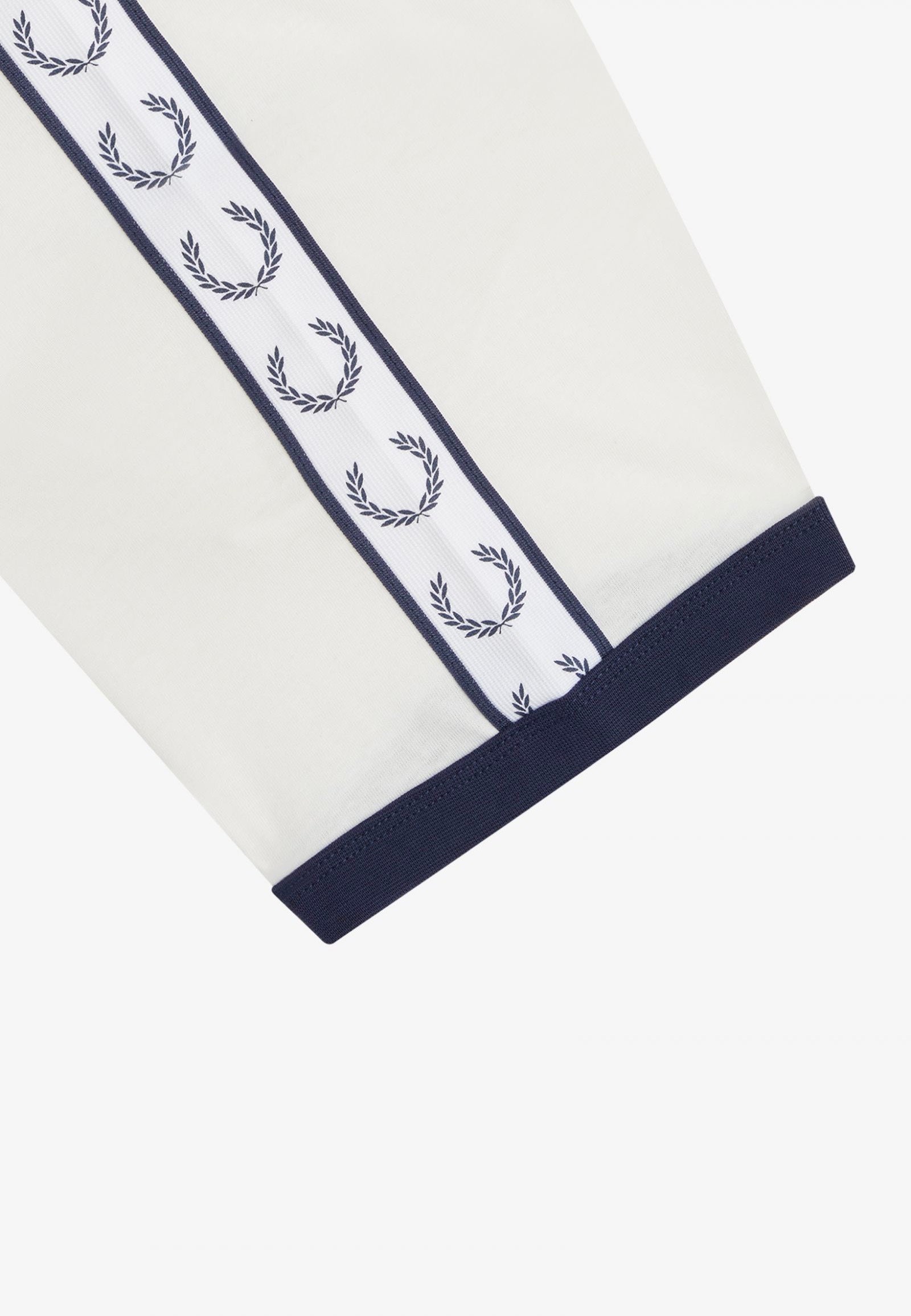 Fred Perry - Taped Ringer Snow White - T-Shirt | Men-Image