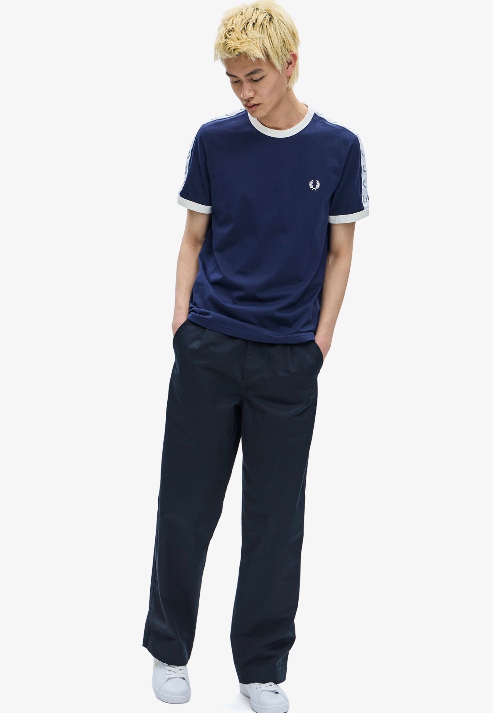 Fred Perry - Taped Ringer Carbon Blue - T-Shirt | Men-Image