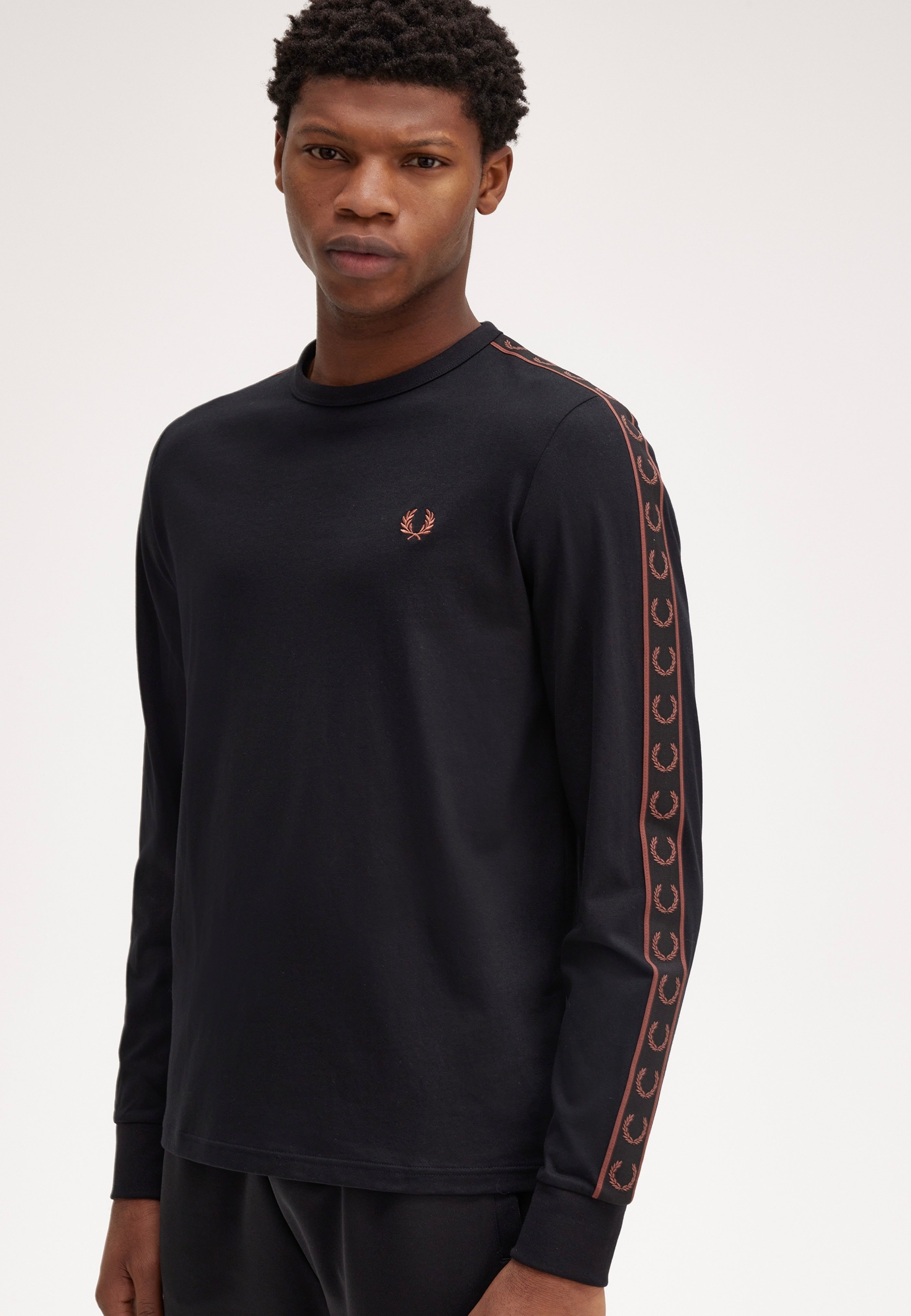 Fred Perry - Taped Black/Whisky Brown - Longsleeve | Men-Image