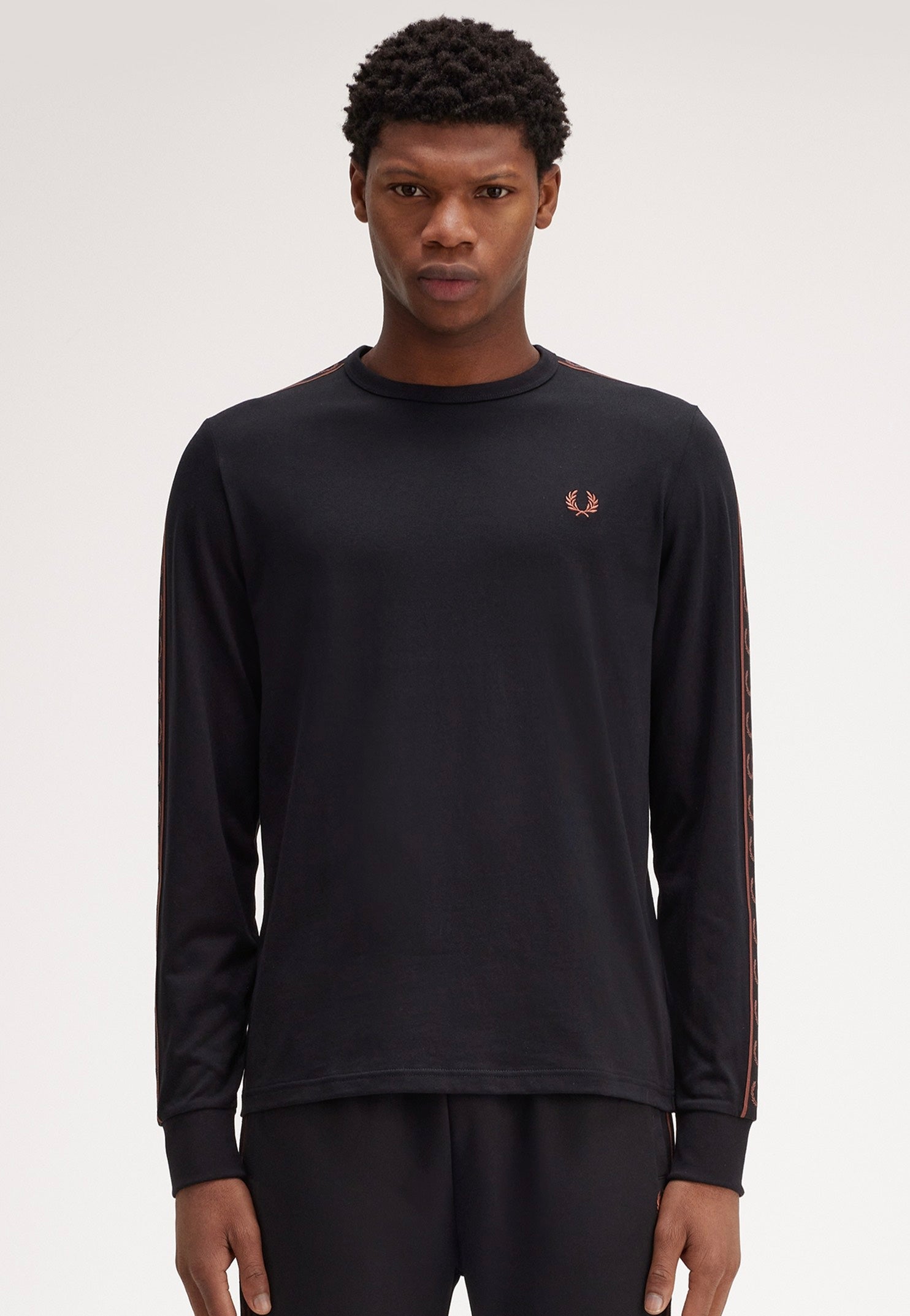 Fred Perry - Taped Black/Whisky Brown - Longsleeve | Men-Image