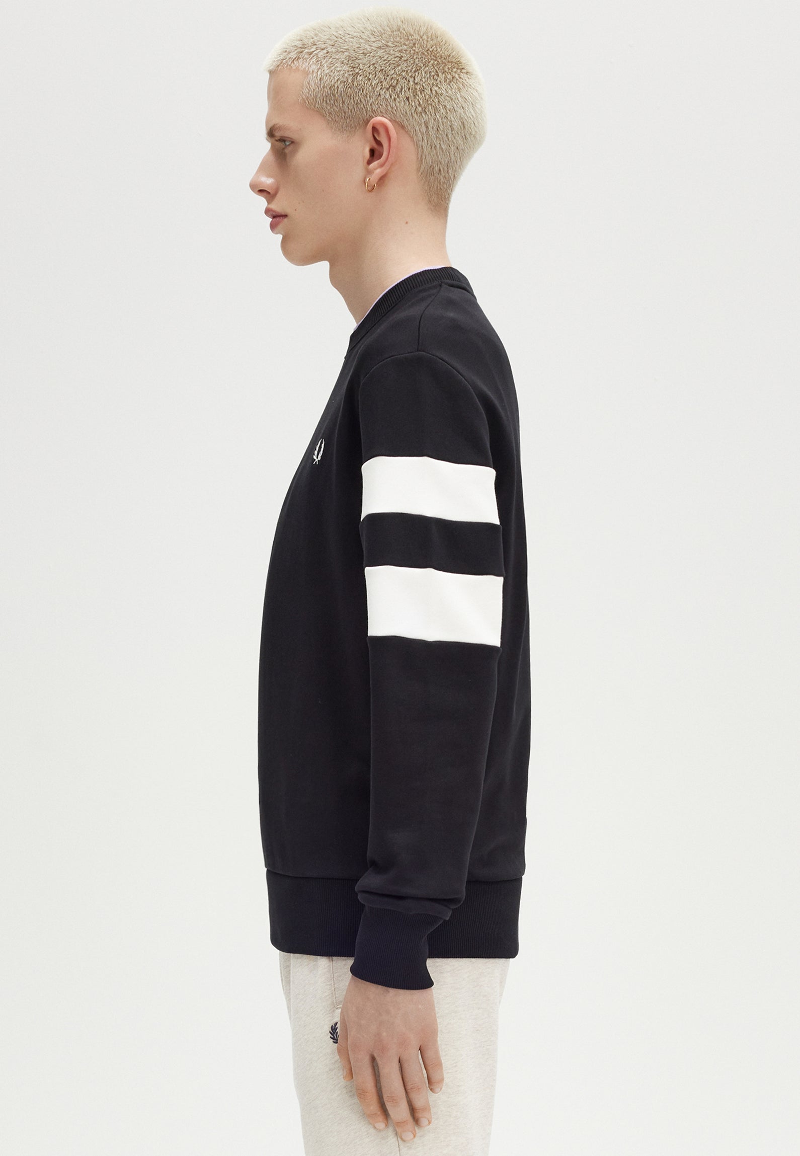 Fred Perry - Tipped Sleeve Black - Sweater | Men-Image