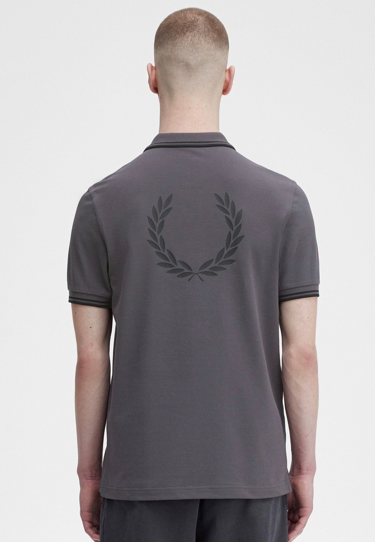 Fred Perry - Back Graphic Gunmetal - Polo | Men-Image