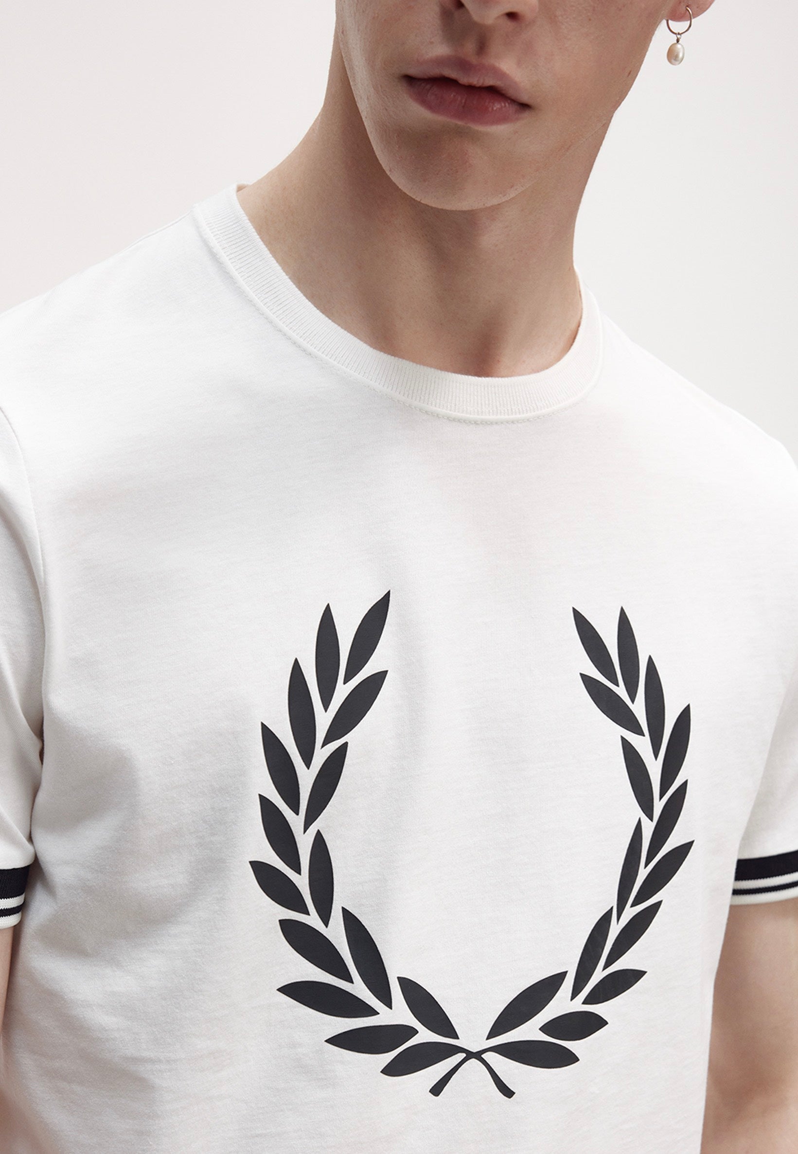 Fred Perry - Printed Laurel Wreath Snow White - T-Shirt | Men-Image