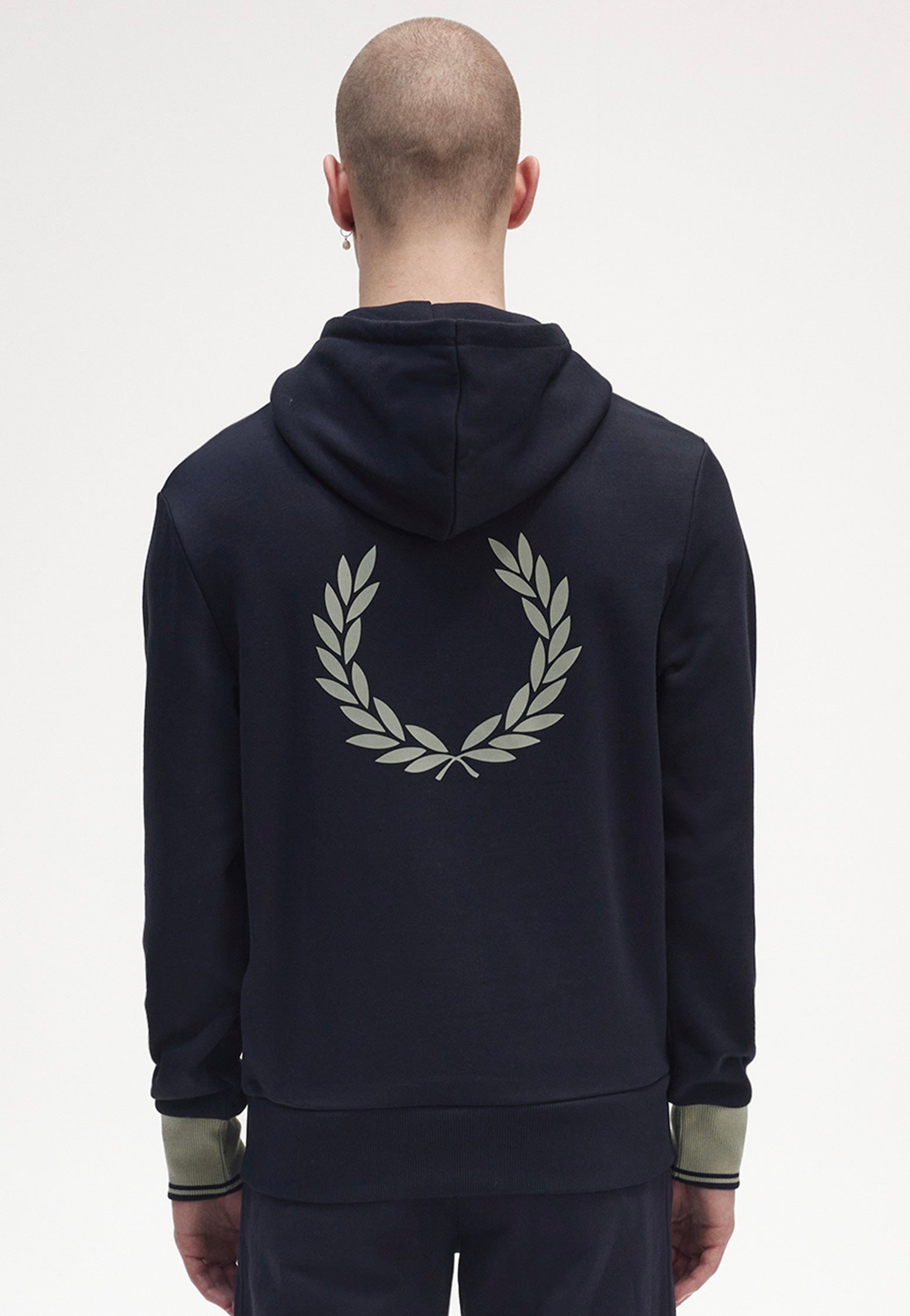 Fred Perry - Contrast Cuff Laurel Navy - Hoodie | Men-Image