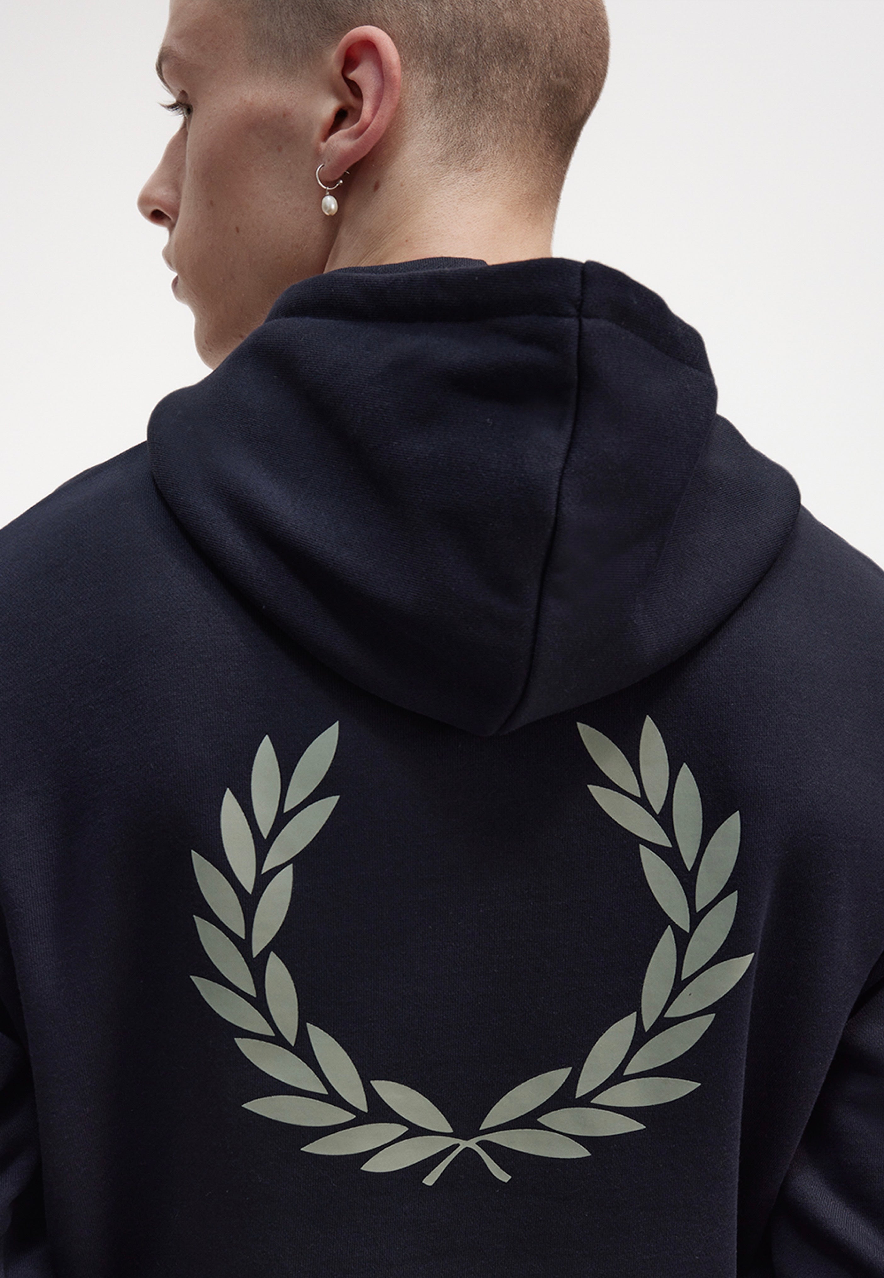 Fred Perry - Contrast Cuff Laurel Navy - Hoodie | Men-Image