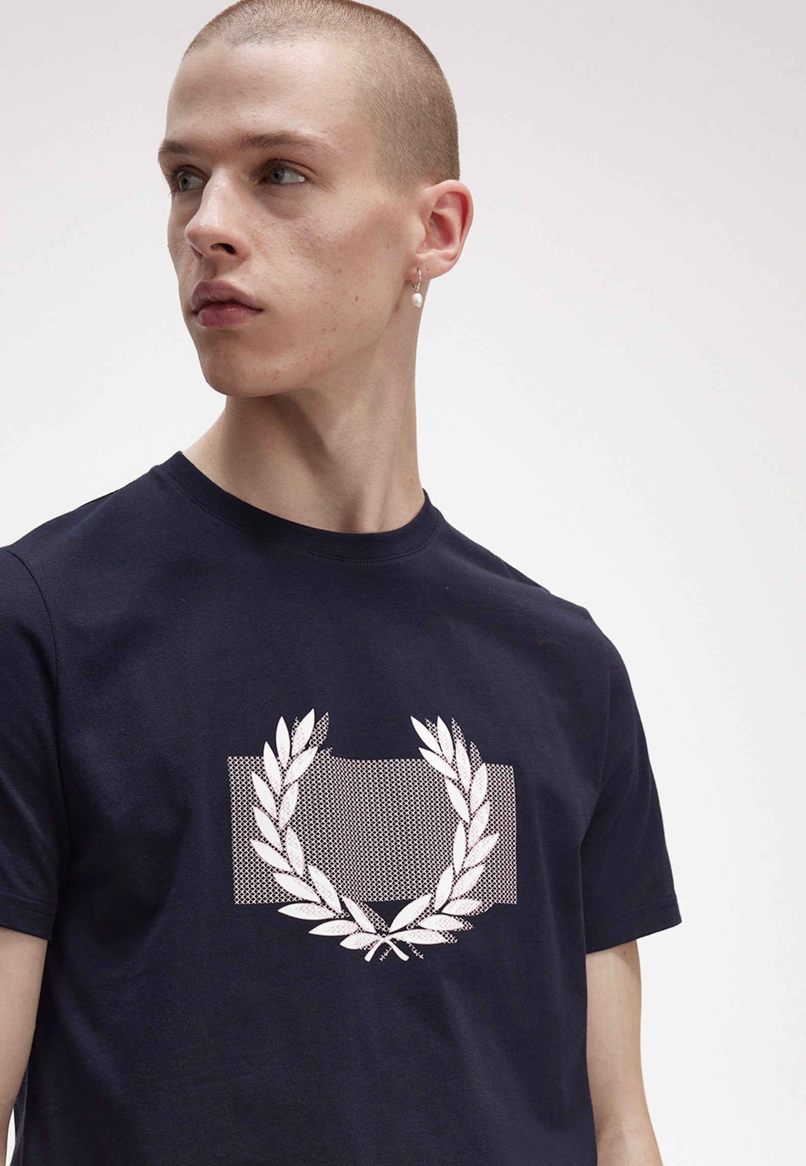 Fred Perry - Col Bloc Laurel Wreath Navy - T-Shirt | Men-Image