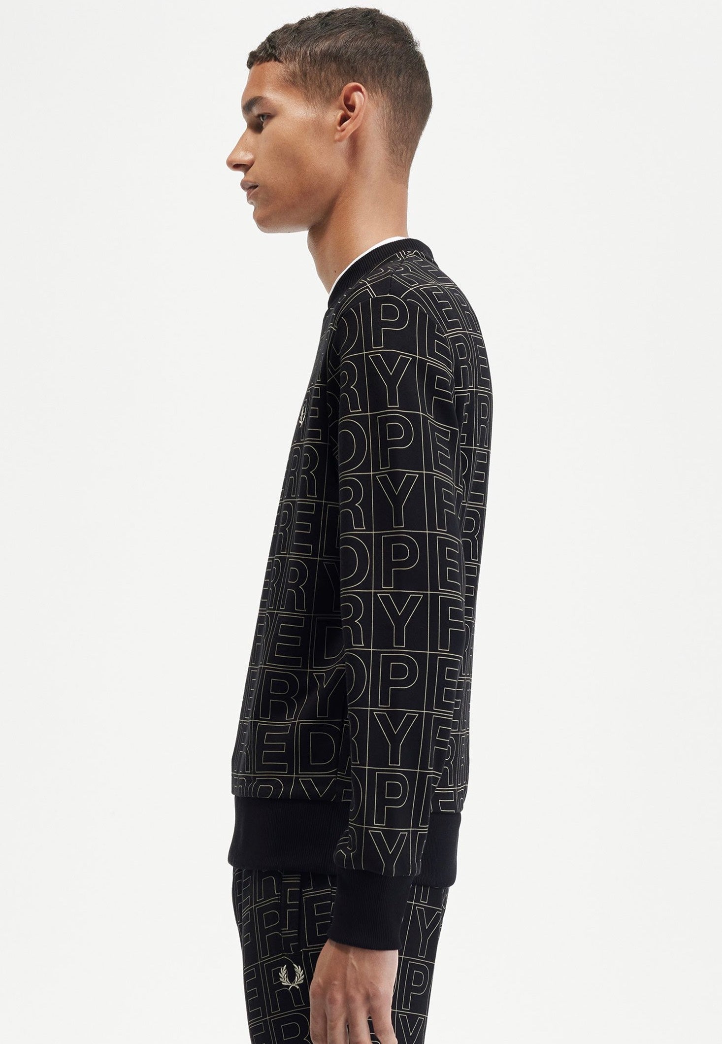 Fred Perry - Spellout Graphic Black - Sweater | Men-Image