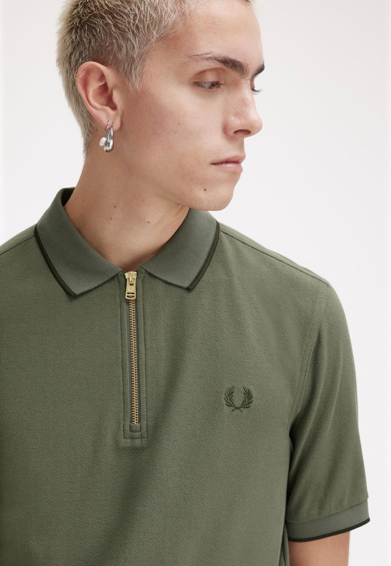 Fred Perry - Crepe Pique Zip Neck Laurel Wreath Green - Polo | Men-Image