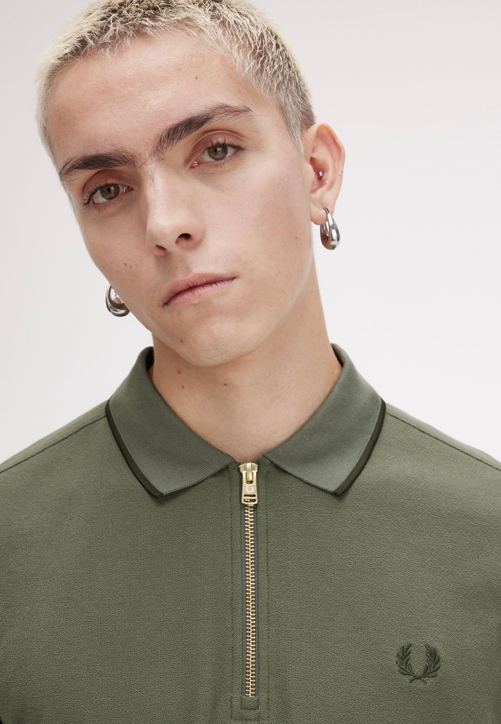 Fred Perry - Crepe Pique Zip Neck Laurel Wreath Green - Polo | Men-Image