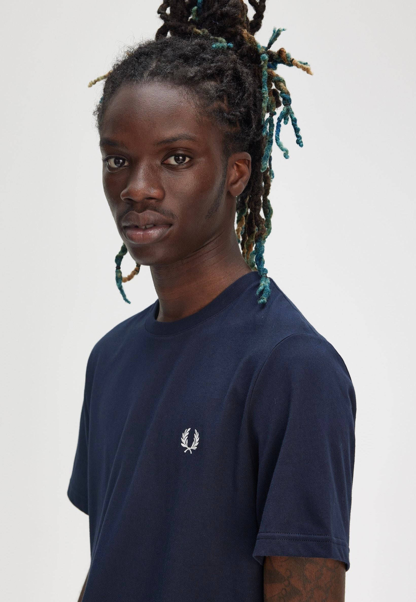 Fred Perry - Rear Powder Laurel Graphic Navy - T-Shirt | Men-Image