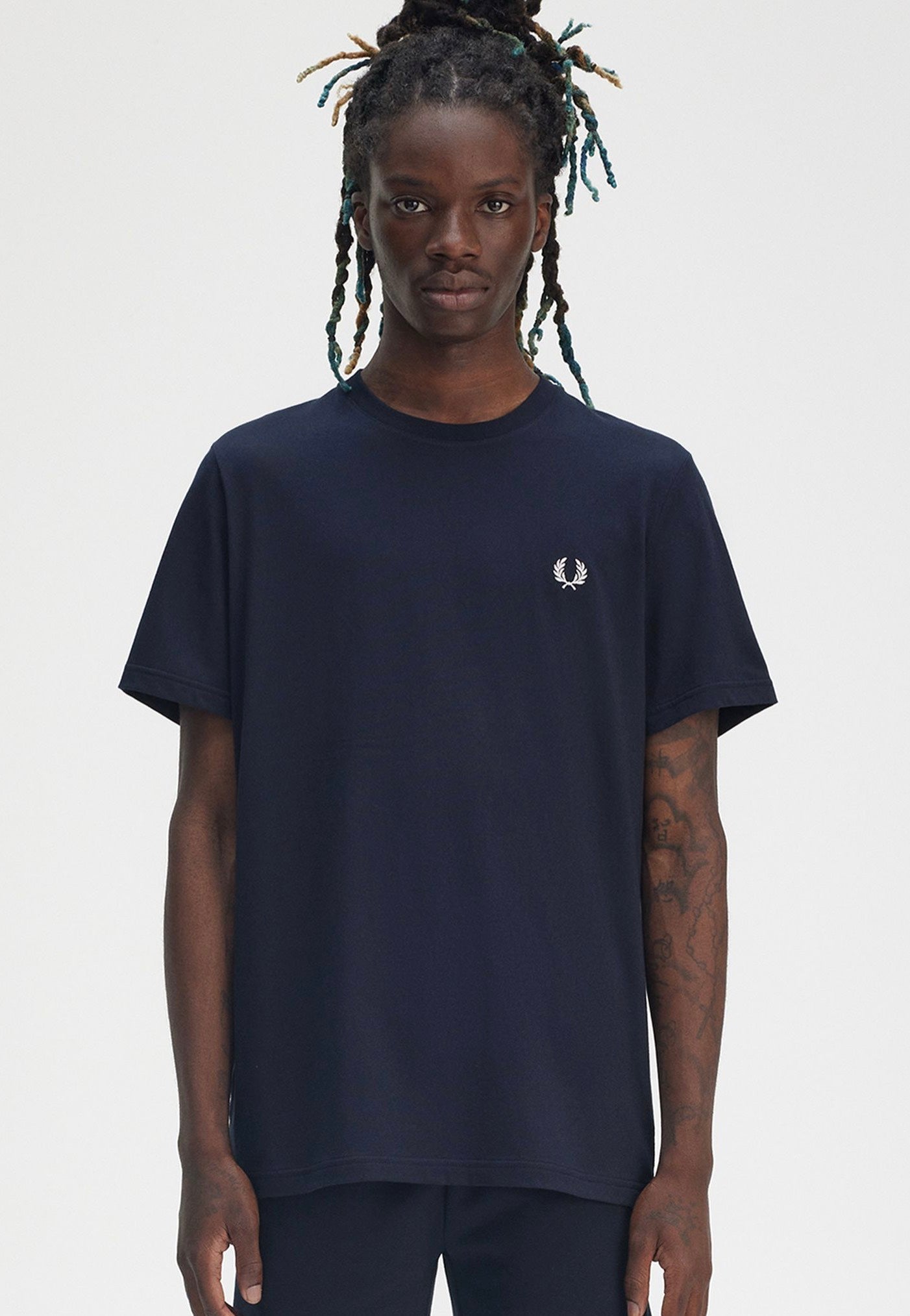 Fred Perry - Rear Powder Laurel Graphic Navy - T-Shirt | Men-Image