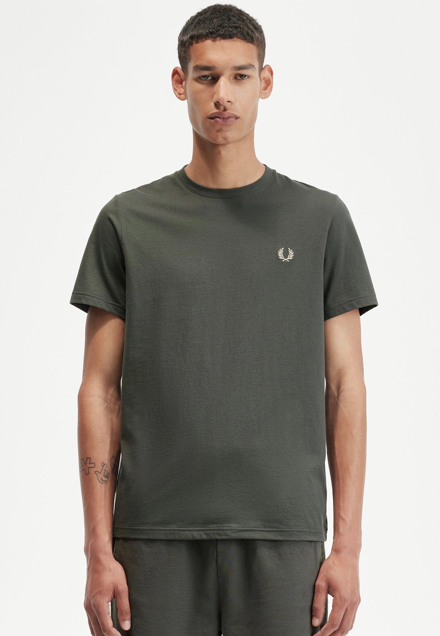 Fred Perry - Rear Powder Laurel Graphic Field Green - T-Shirt | Men-Image