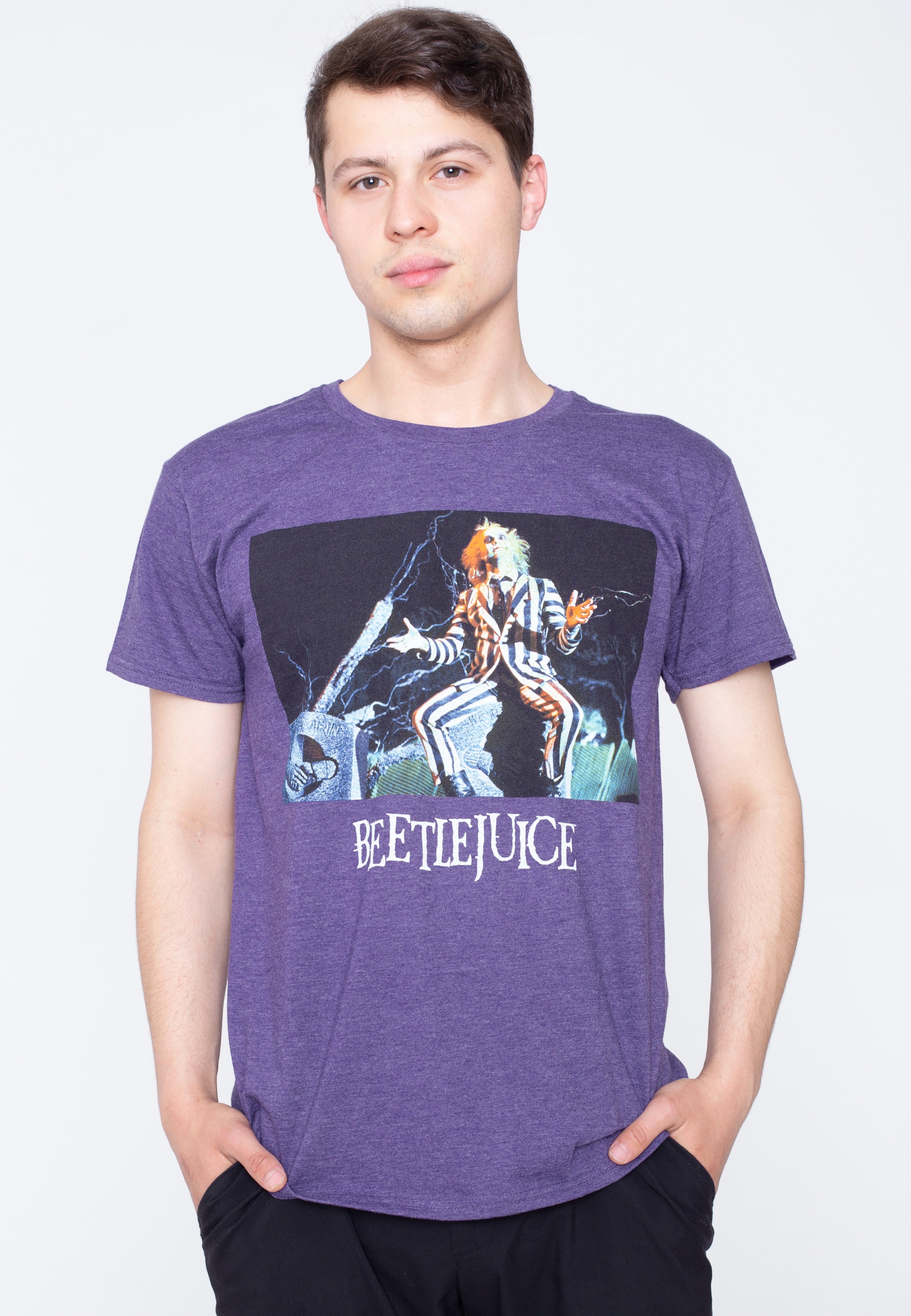 Beetlejuice - Sitting On A Tombstone Purple - T-Shirt | Men-Image