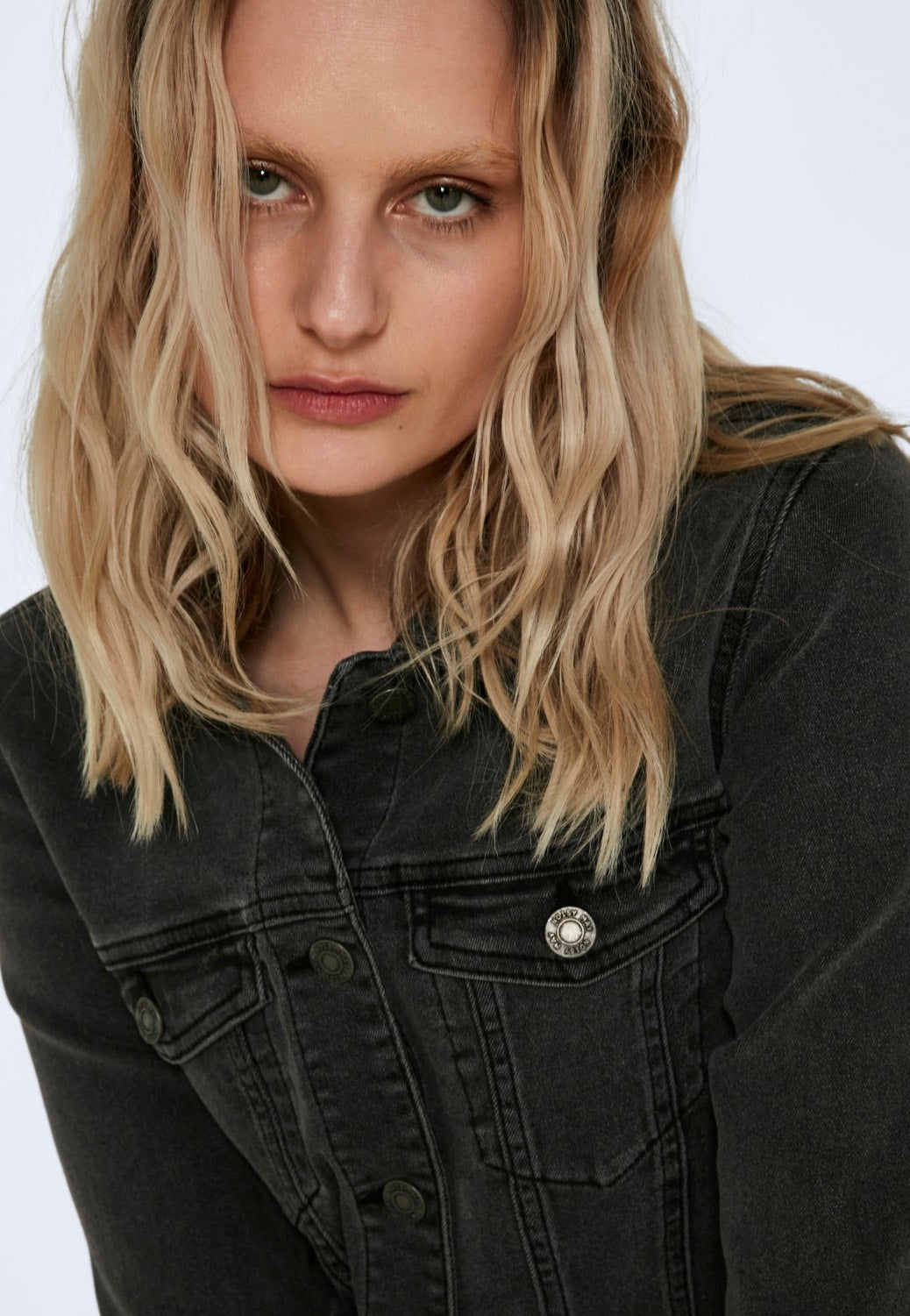 Noisy May - Debra Dark Grey Denim - Jeans Jacket | Women-Image