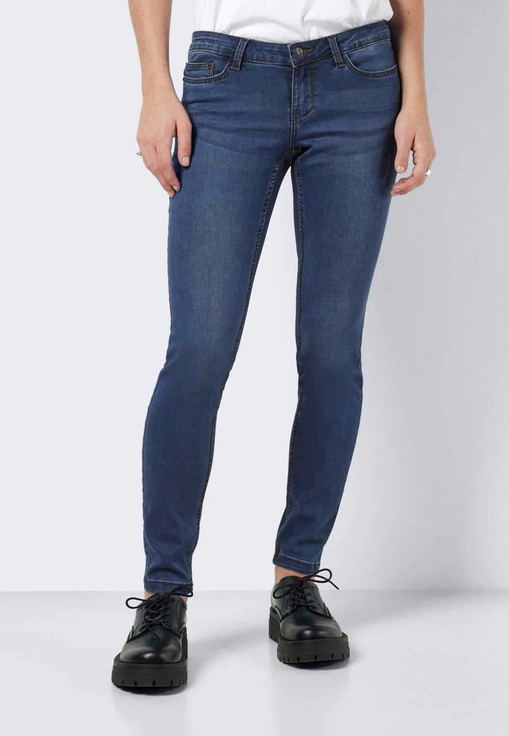 Noisy May - Allie Low Waist Skinny Medium Blue Denim - Jeans | Women-Image