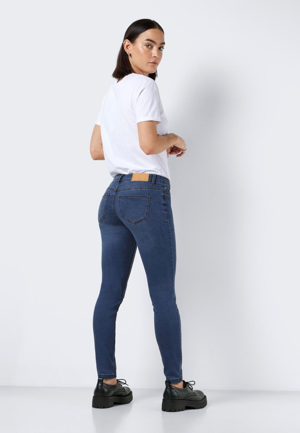 Noisy May - Allie Low Waist Skinny Medium Blue Denim - Jeans | Women-Image