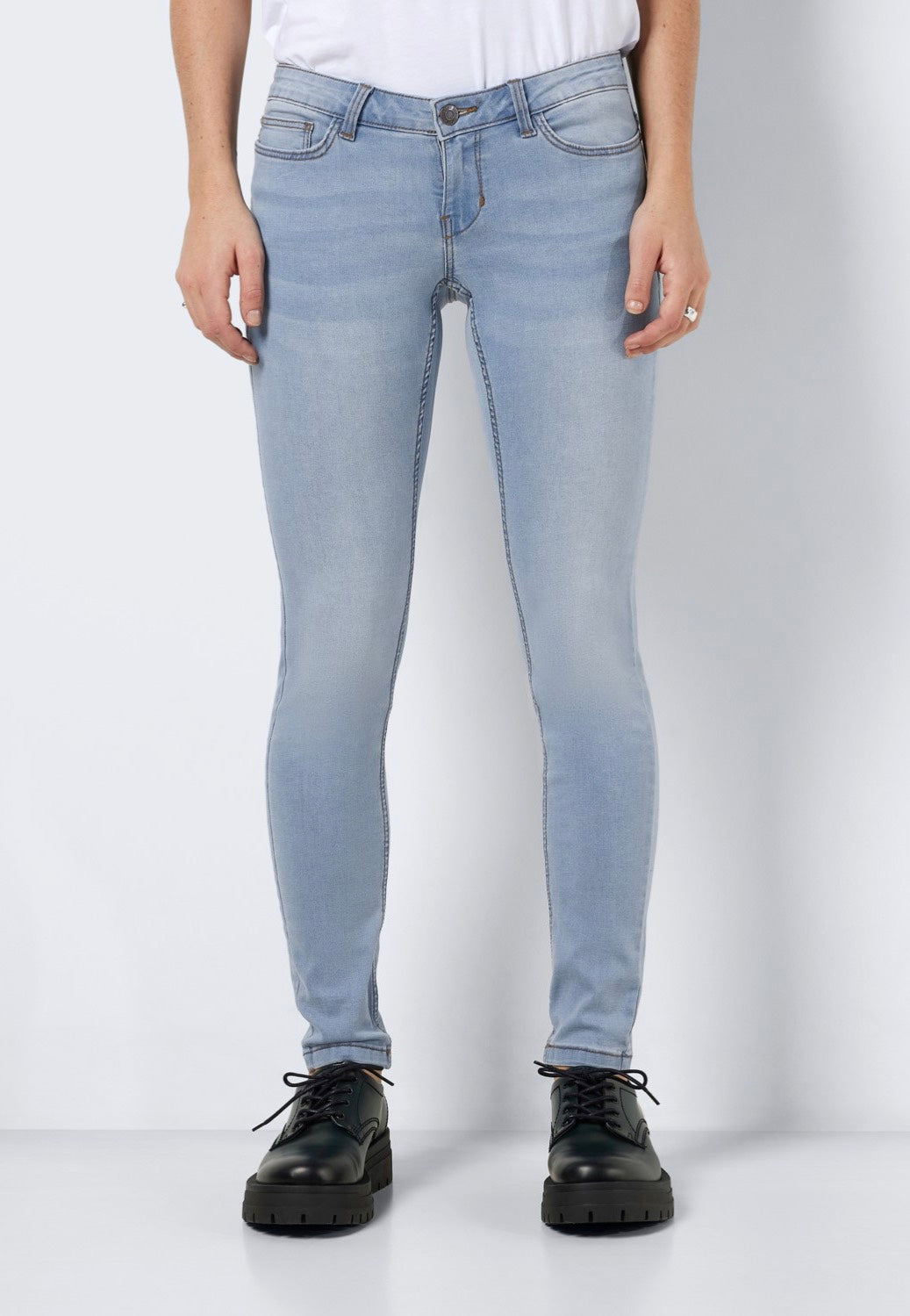 Noisy May - Allie Low Waist Skinny Light Blue Denim - Jeans | Women-Image