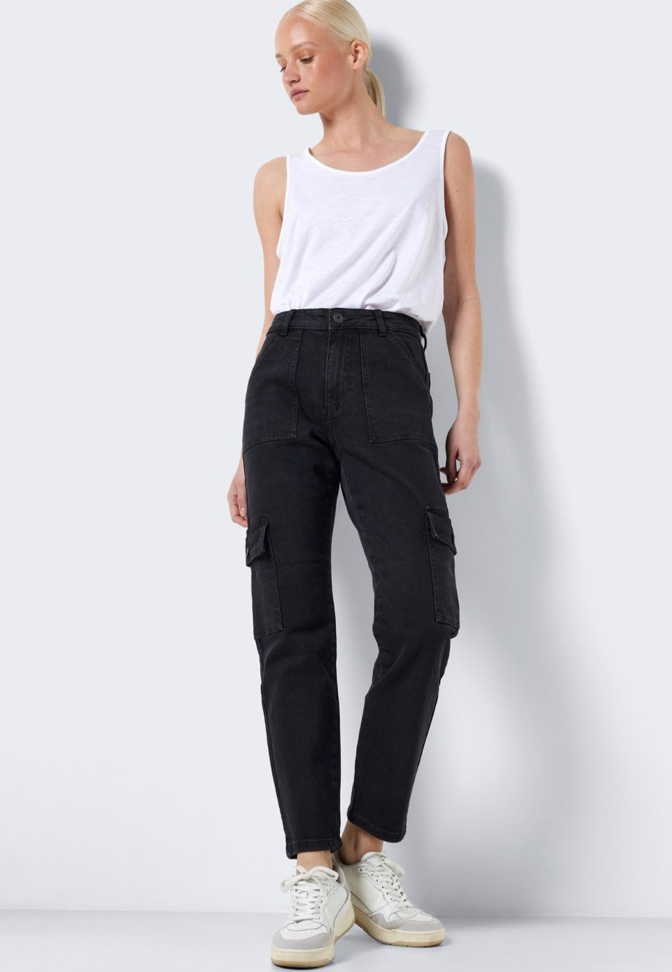 Noisy May - Moni Utility Cargo Ank Black - Jeans | Women-Image