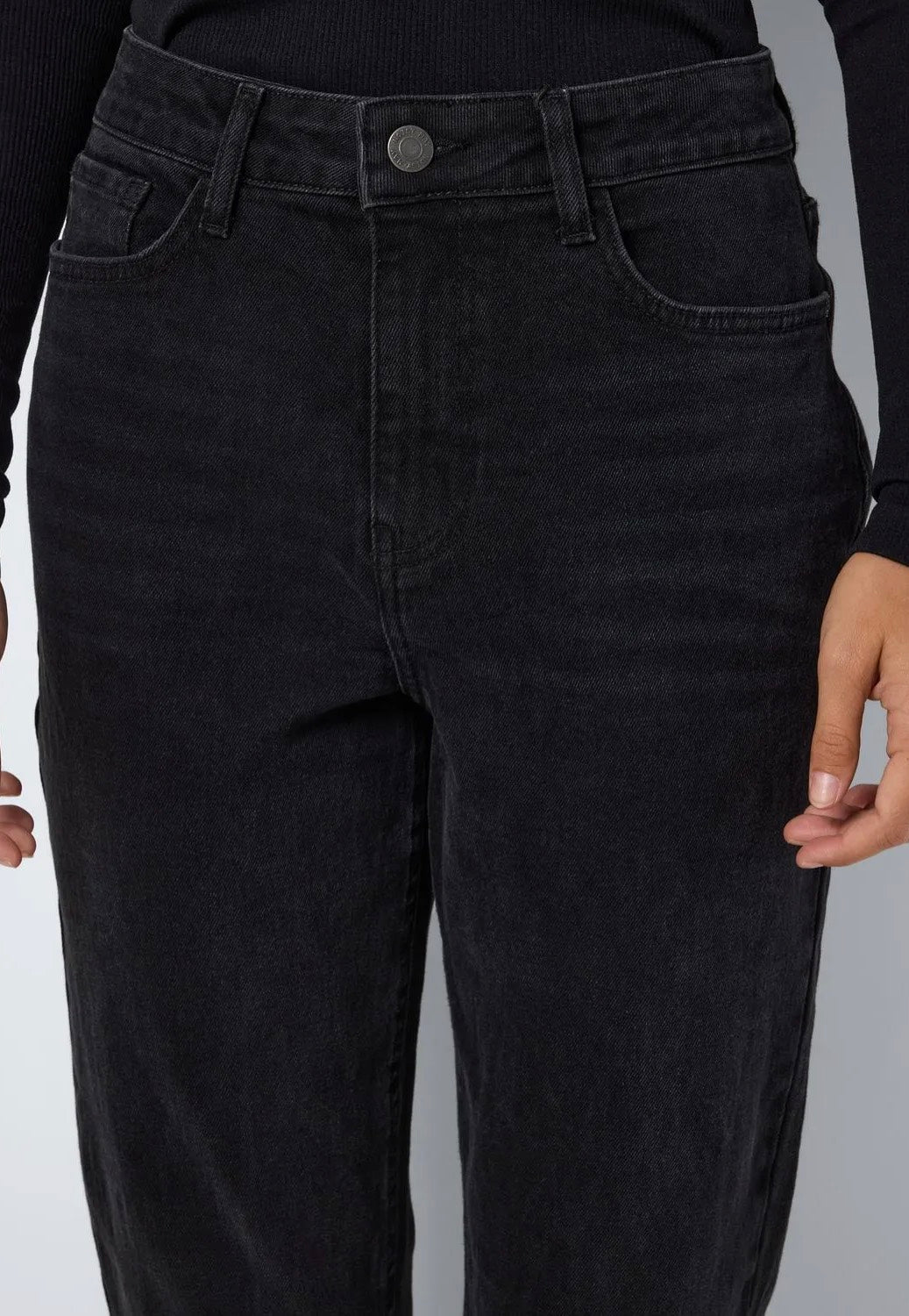 Noisy May - Daisy Mom Fit Black Denim - Jeans | Women-Image