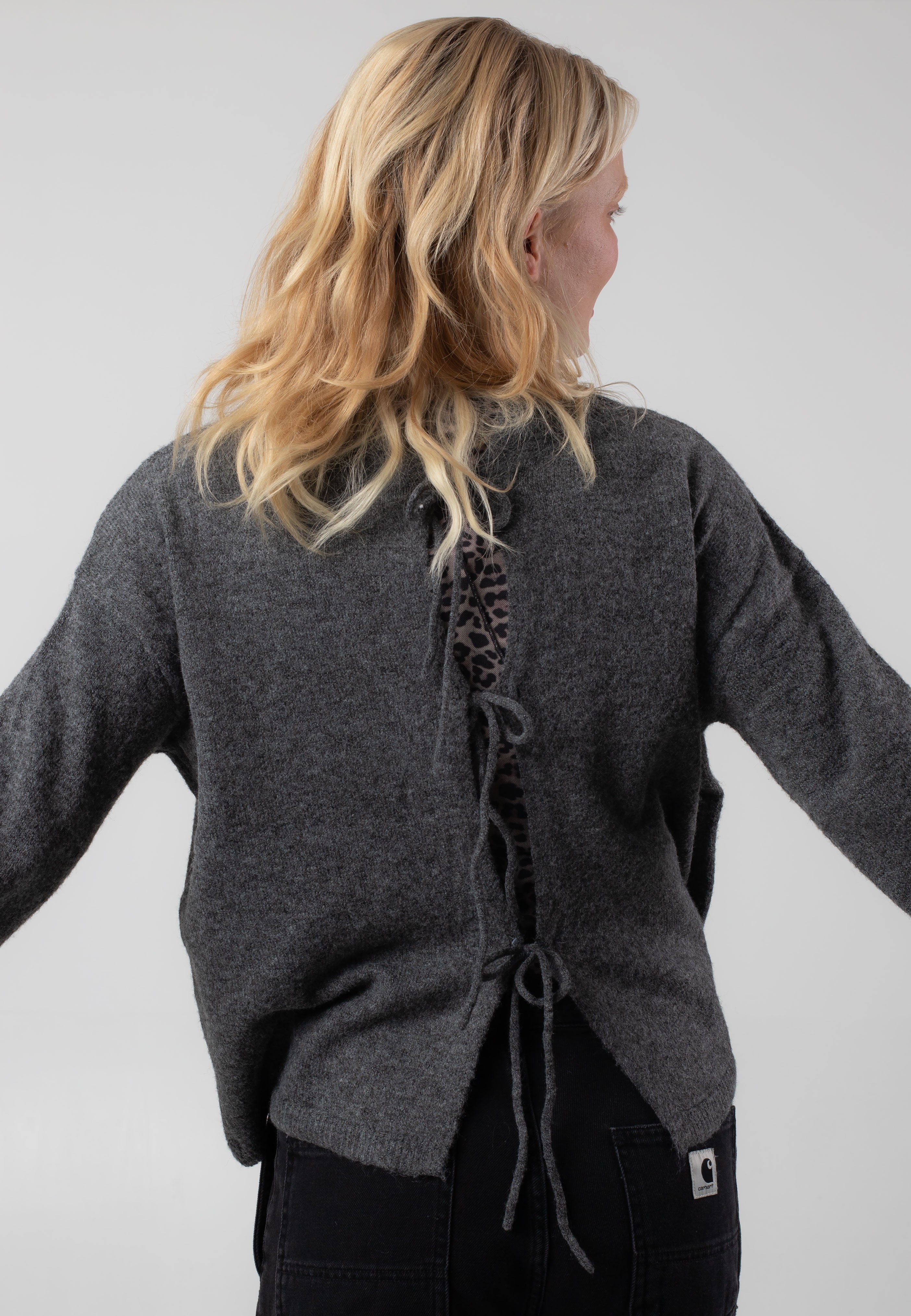 Noisy May - Beau Reversible Tie Dark Grey Melange - Pullover | Women-Image