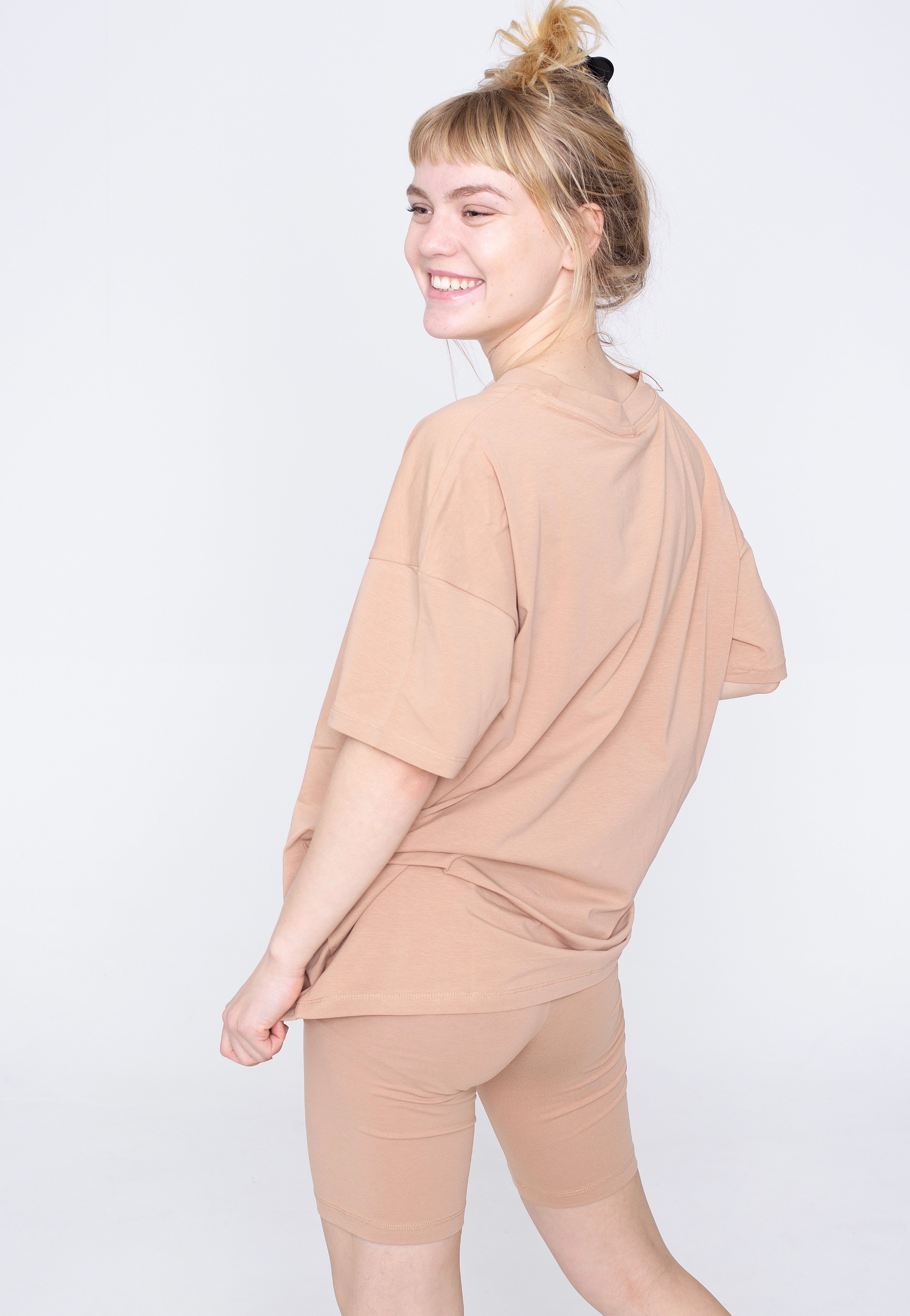 Noisy May - Cecilie Coordinated Set Praline T-Shirt und Pants - Set | Women-Image