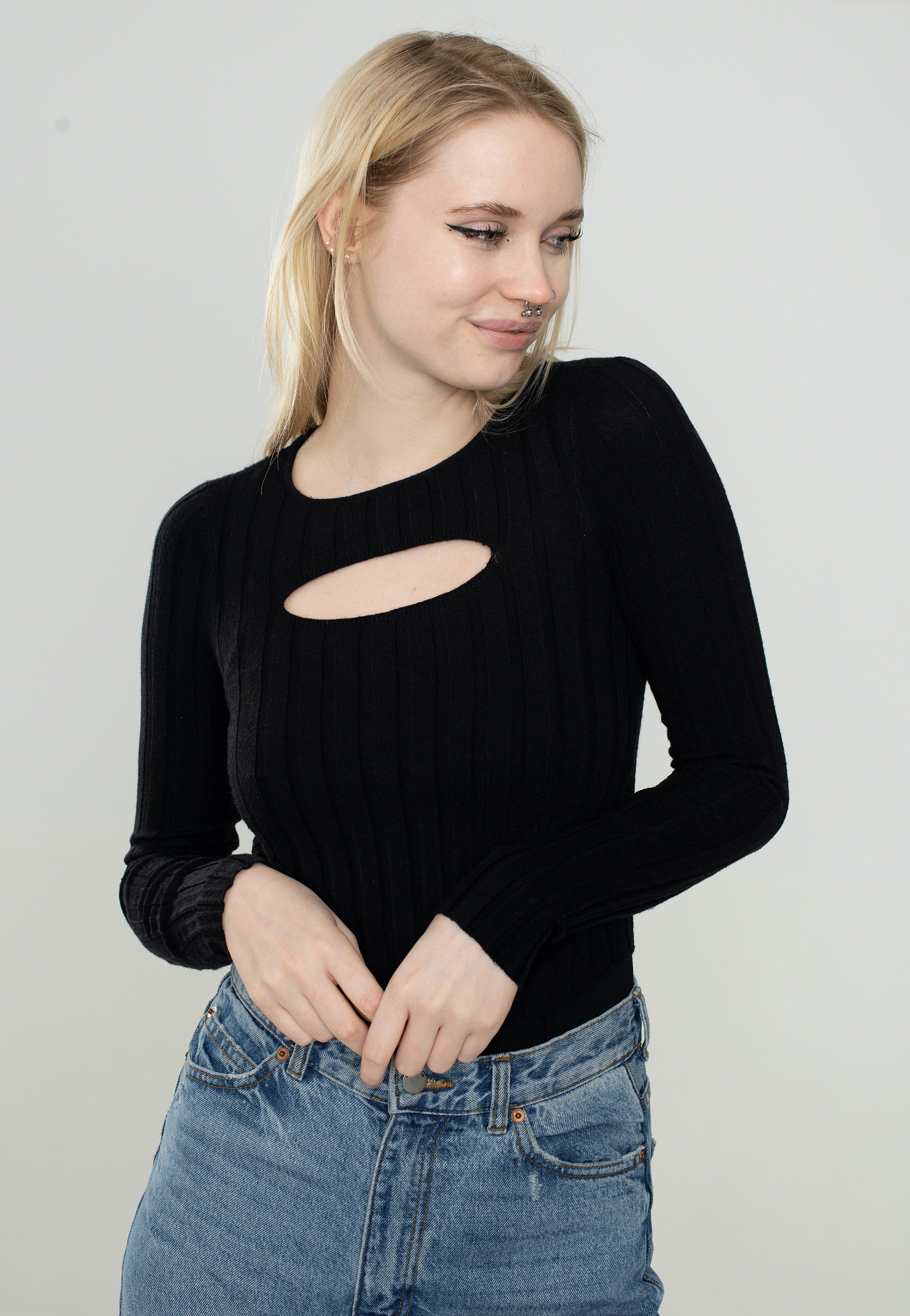 Noisy May - Frey O Neck Cut Out Black - Longsleeve | Women-Image