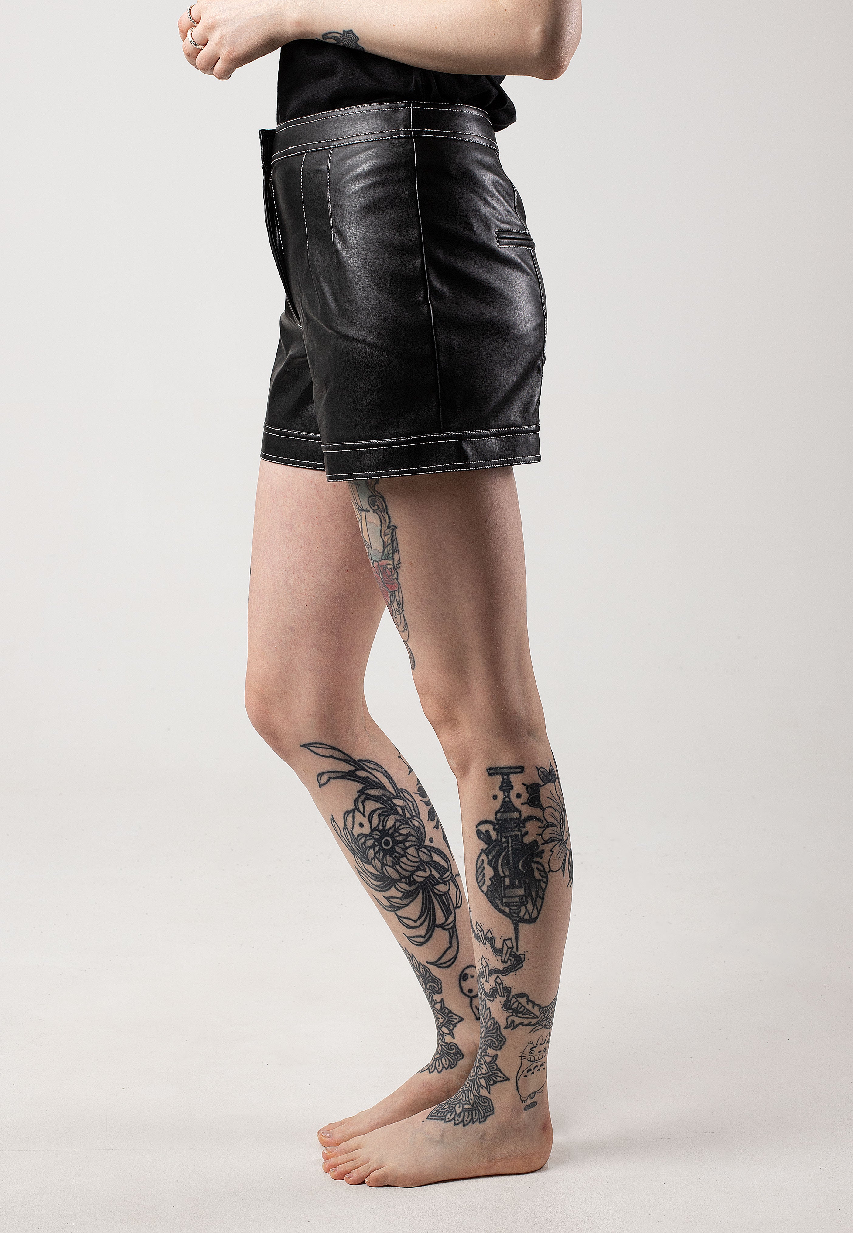 Noisy May - Kimberly Black Contrast Stitches - Shorts | Women-Image