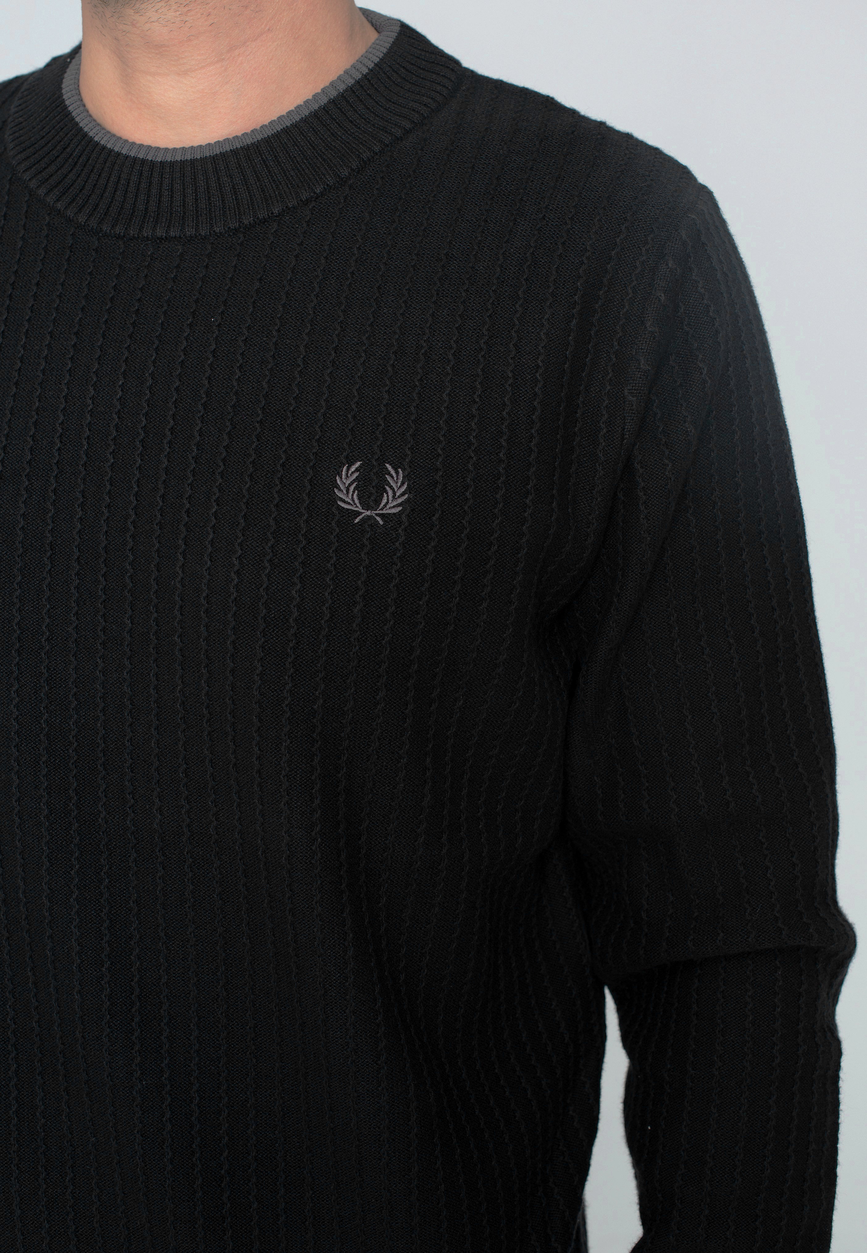 Fred Perry - Textured Crew Neck Jumper Black - Pullover | Men-Image