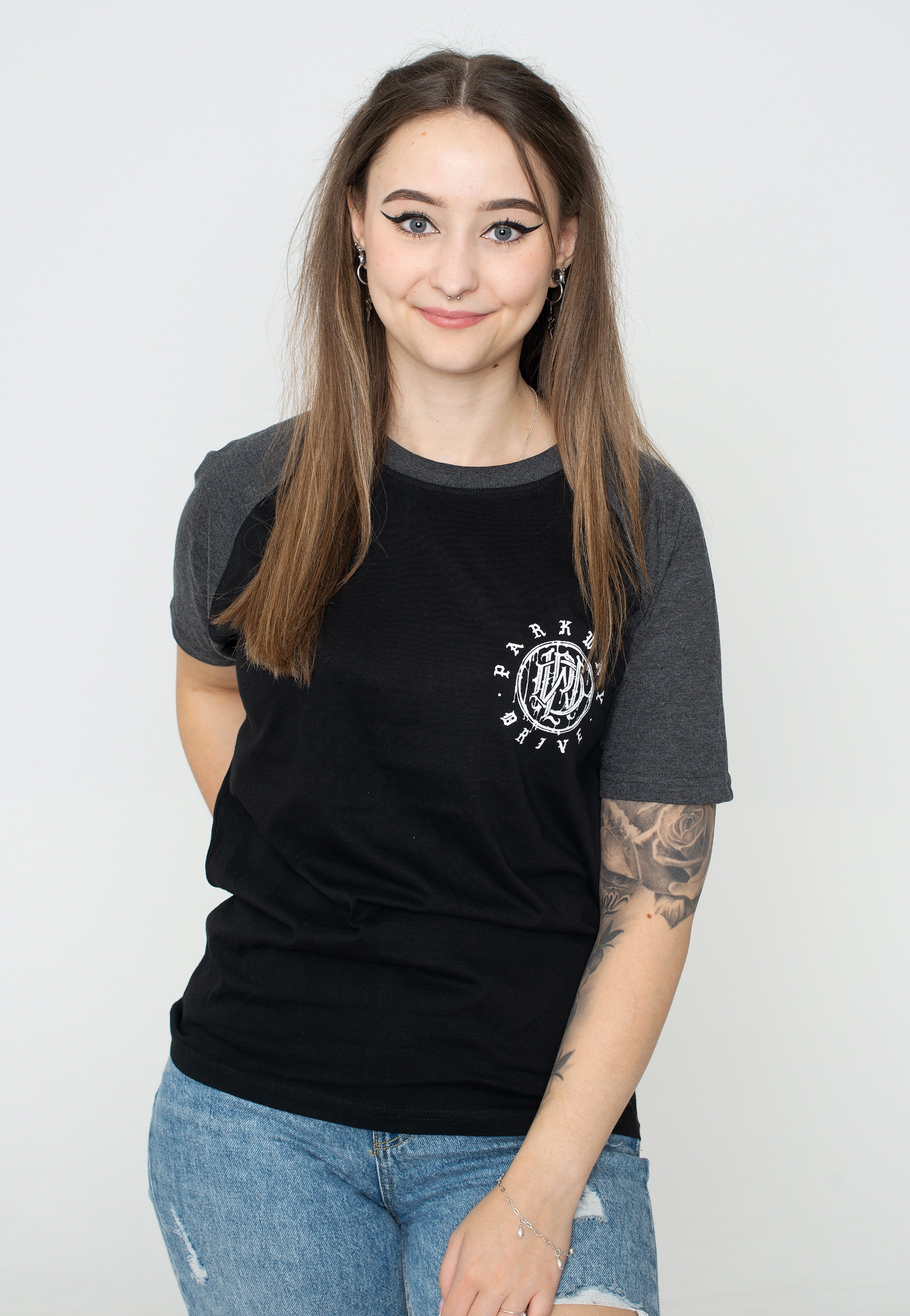 Parkway Drive - Glitch Logo Charcoal/Black Raglan - T-Shirt | Women-Image