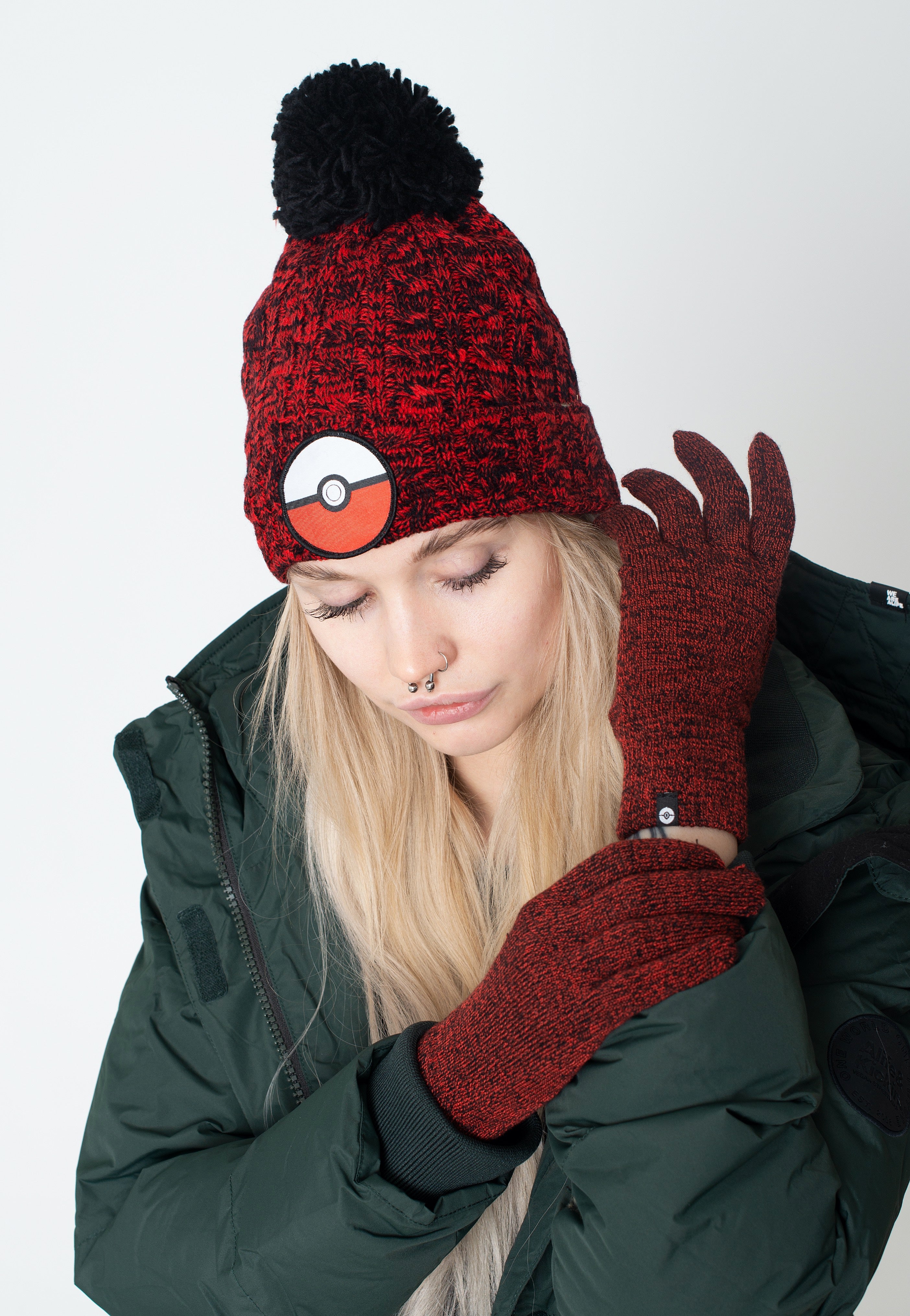 Pokémon - Pokéball Beanie + Gloves - Gift Set | Neutral-Image