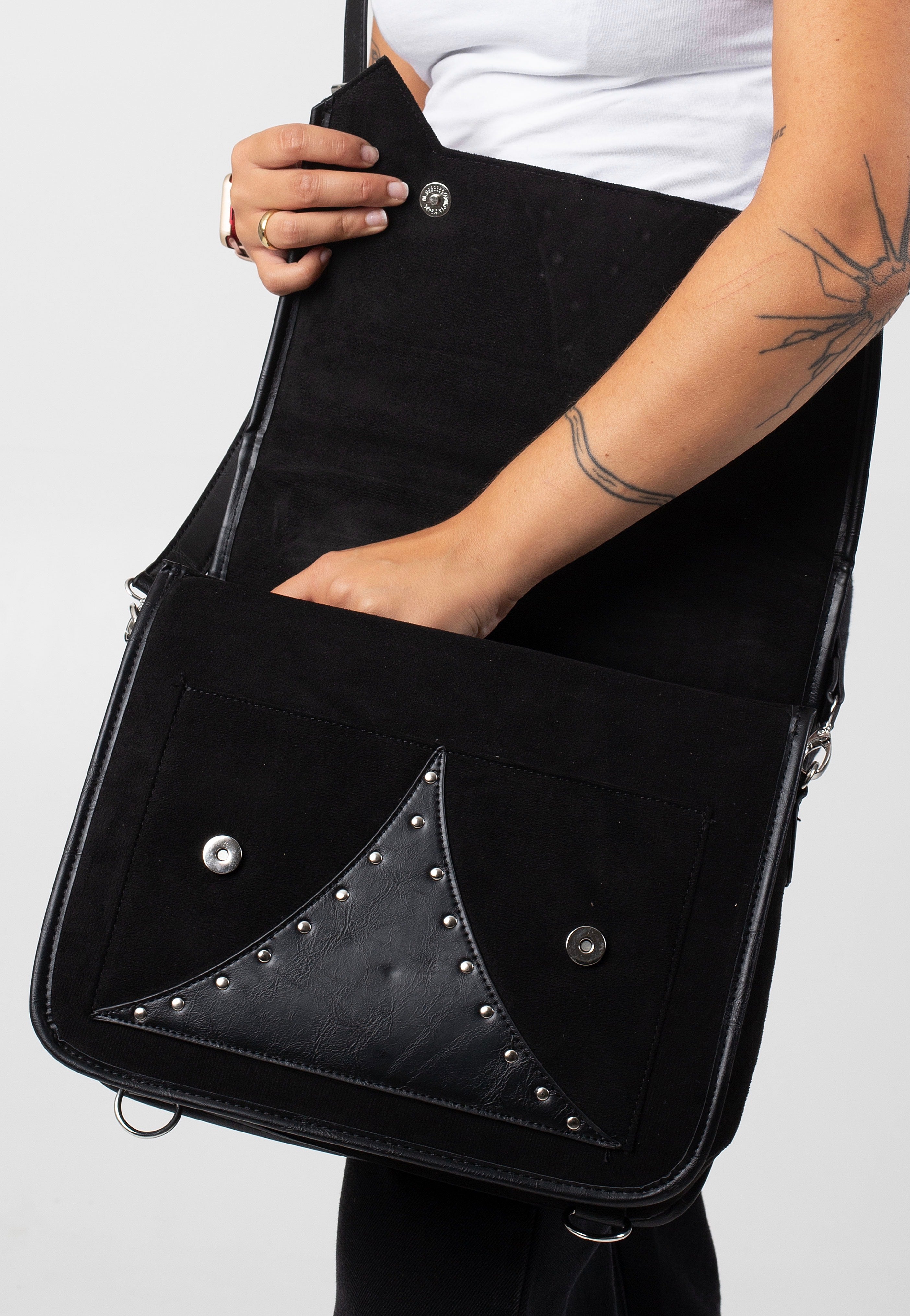 Restyle - Bat Knocker Messenger Black - Bag | Neutral-Image