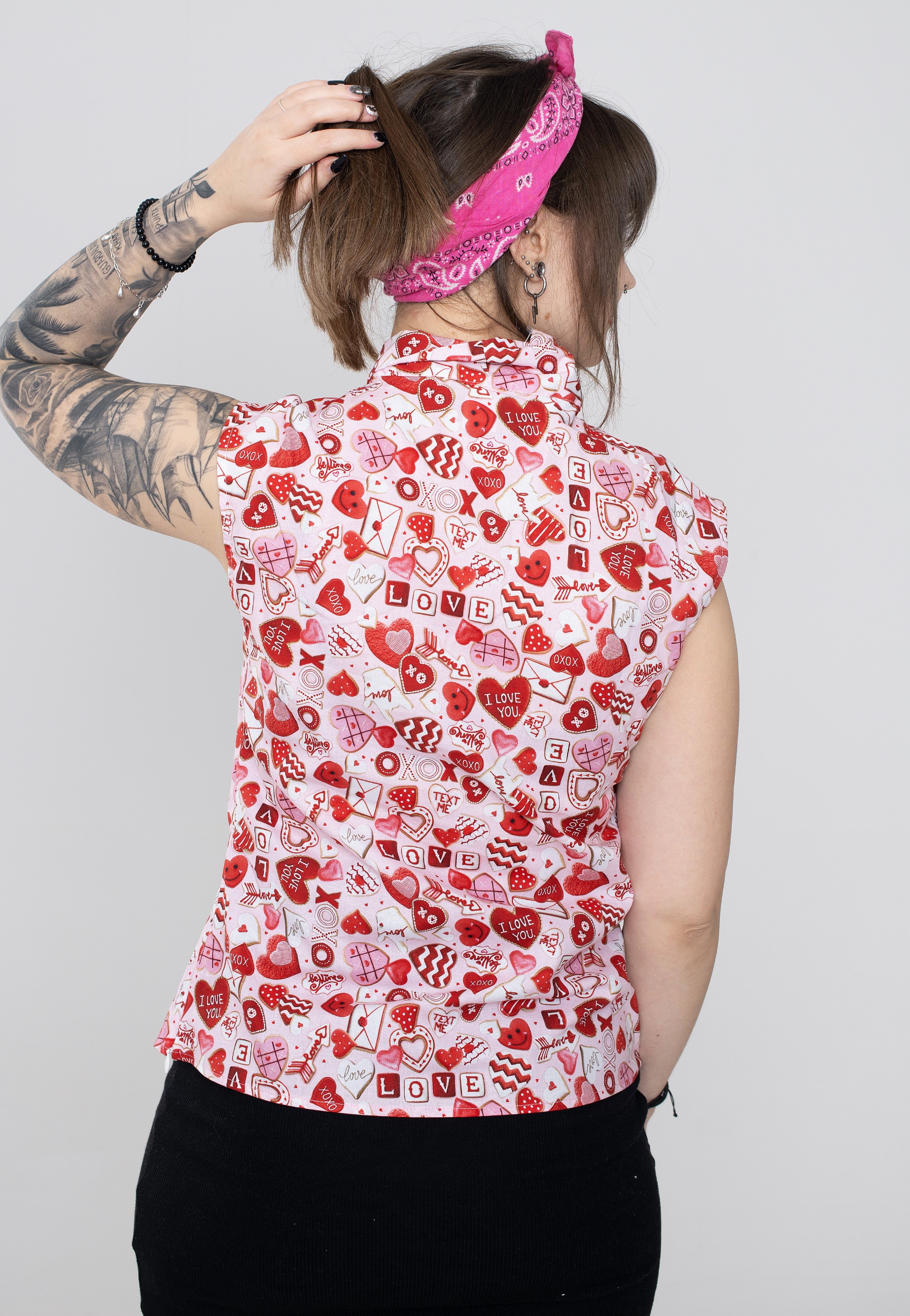 Retrolicious - XOXO Bow White/Red - Top | Women-Image