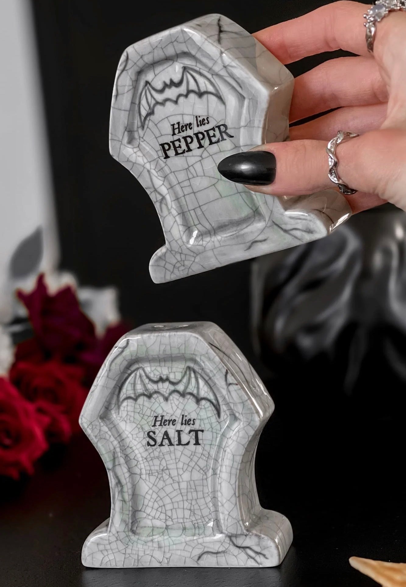 Killstar - RIP - Salt & Pepper Shakers | Neutral-Image