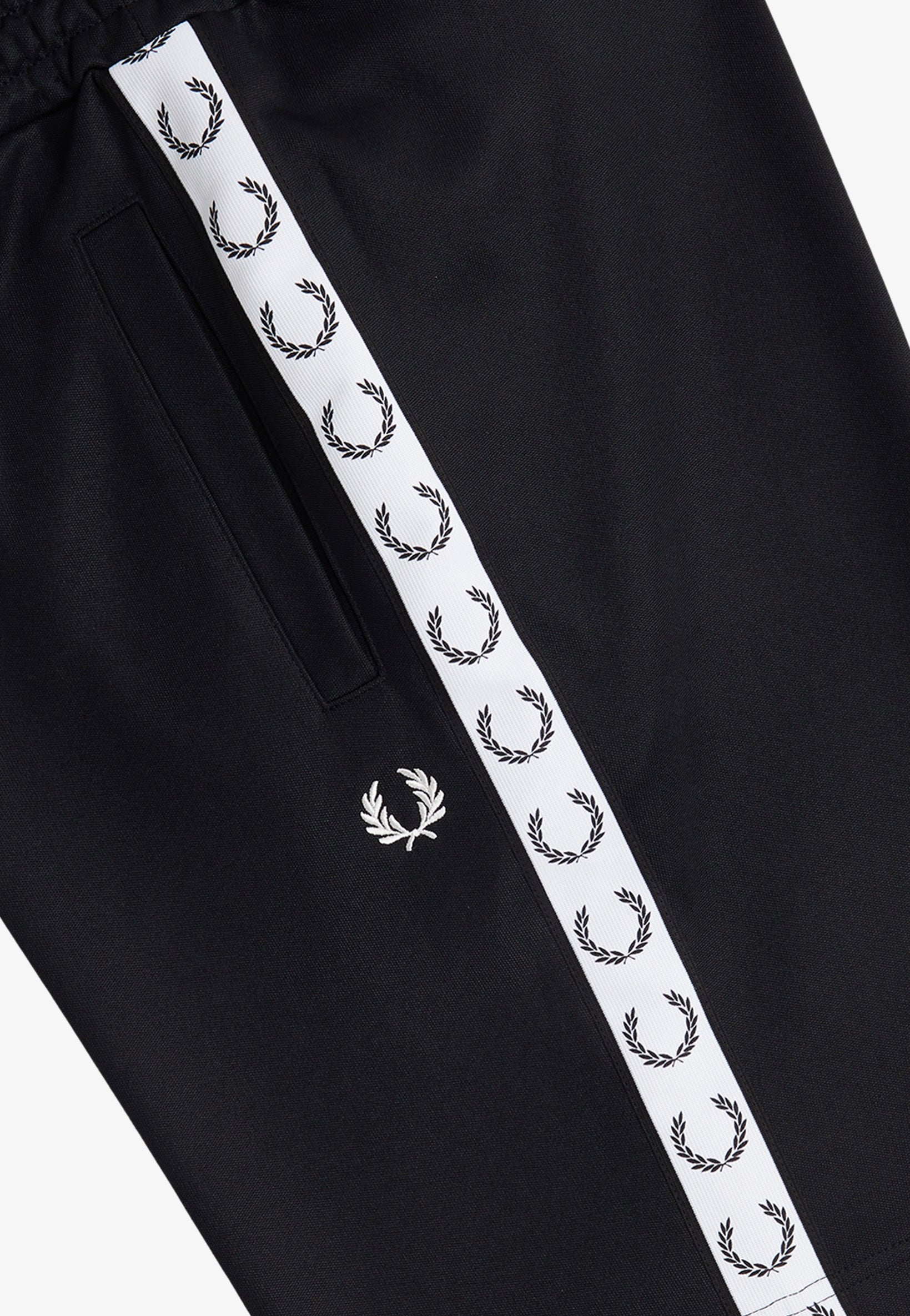 Fred Perry - Taped Tricot Black - Shorts | Men-Image