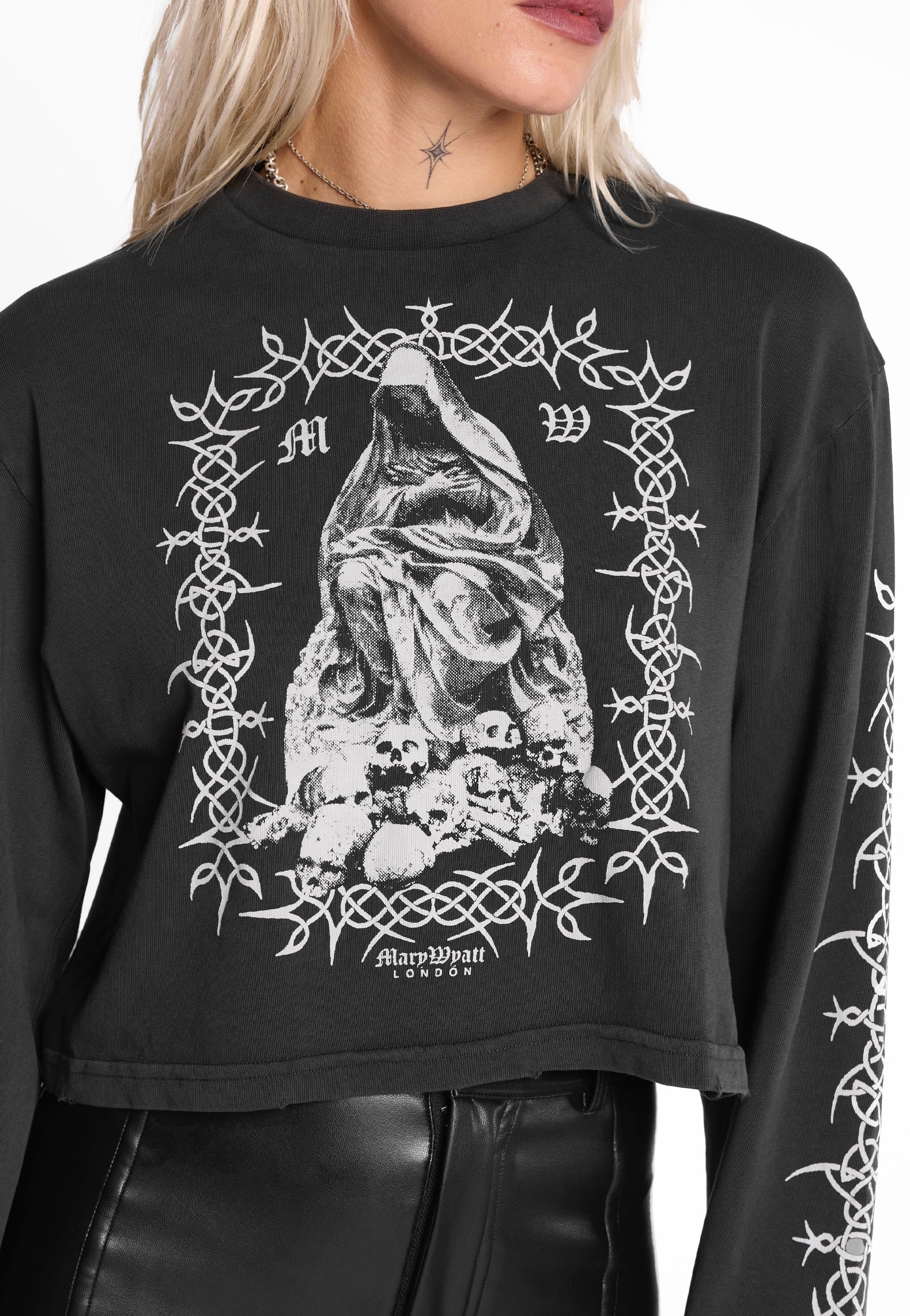 Mary Wyatt - Sanctum Vintage Black - Longsleeve | Women-Image