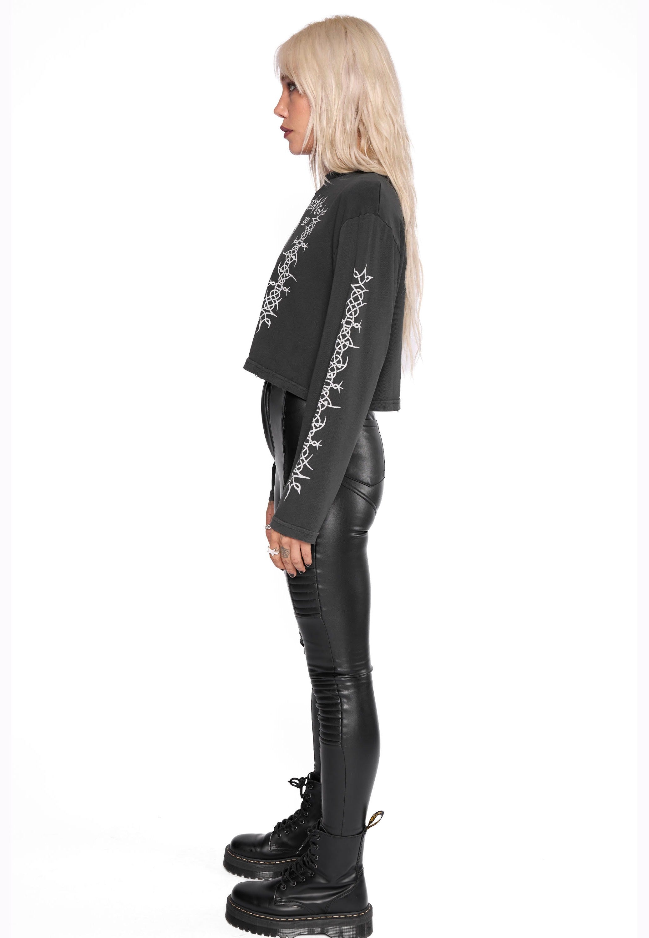 Mary Wyatt - Sanctum Vintage Black - Longsleeve | Women-Image