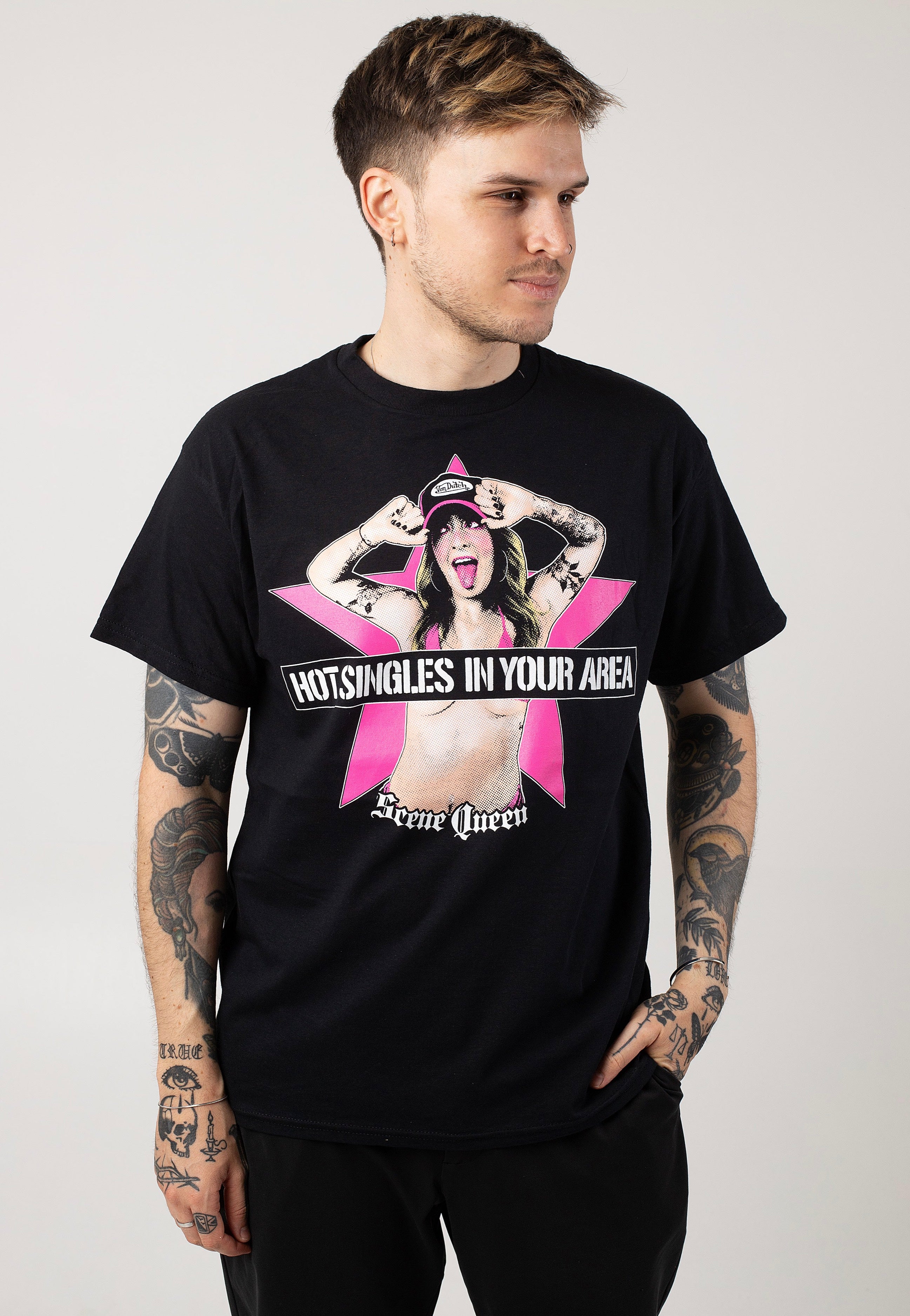 Scene Queen - Hot Singles In Your Area - T-Shirt | Men-Image