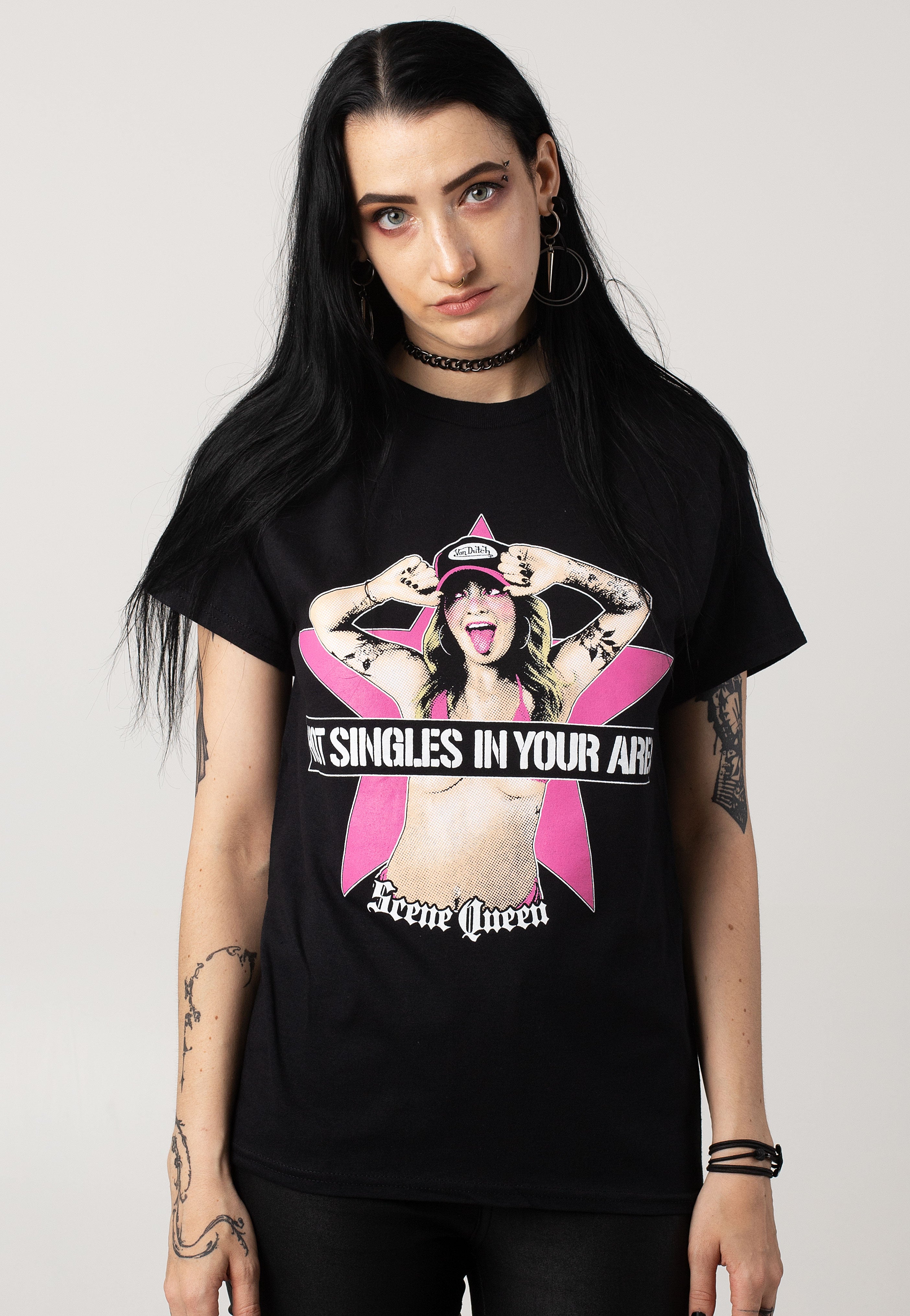 Scene Queen - Hot Singles In Your Area - T-Shirt | Women-Image