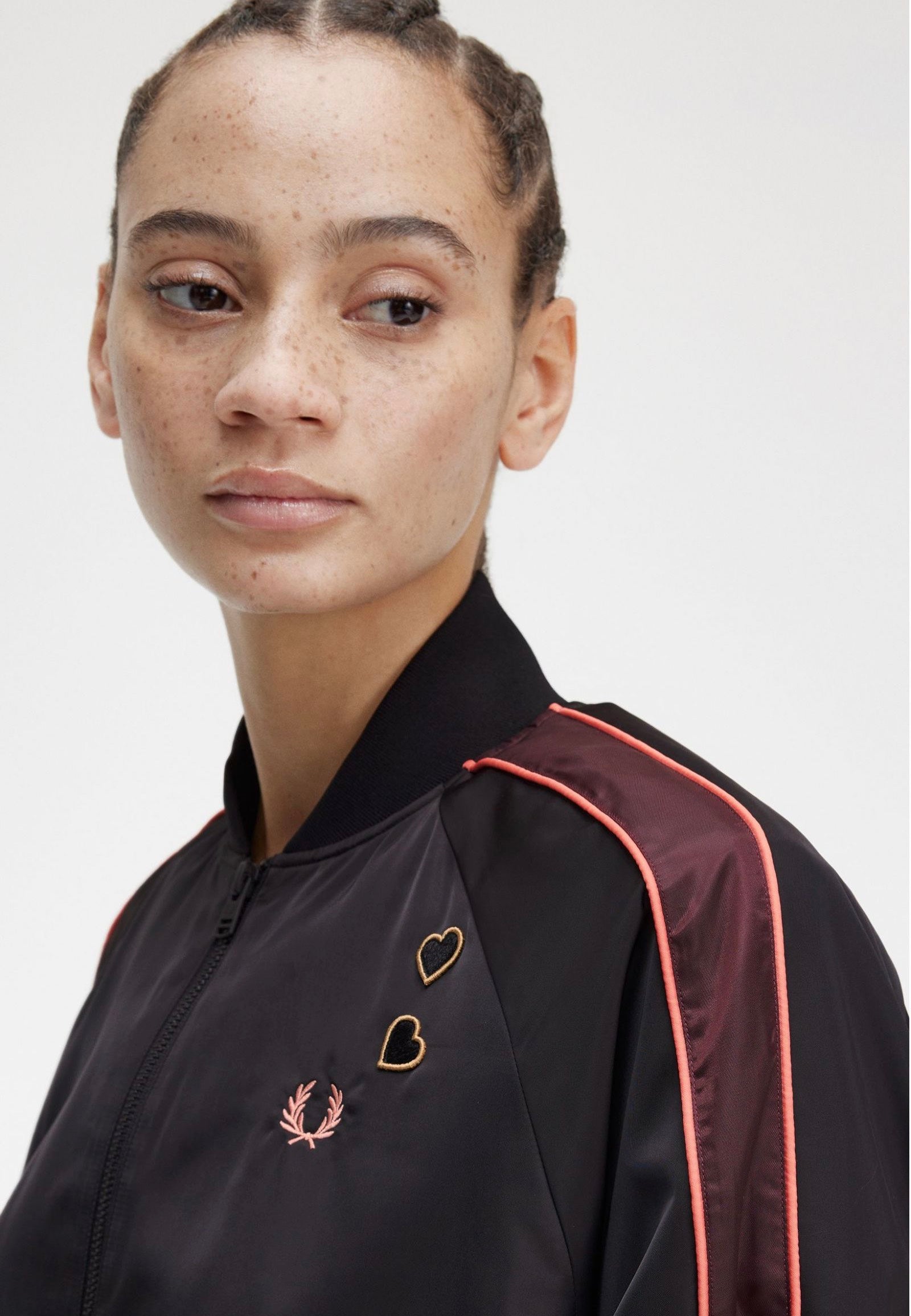 Fred Perry x Amy Winehouse - Printed Lining Bomber Black - Jacket | Women-Image