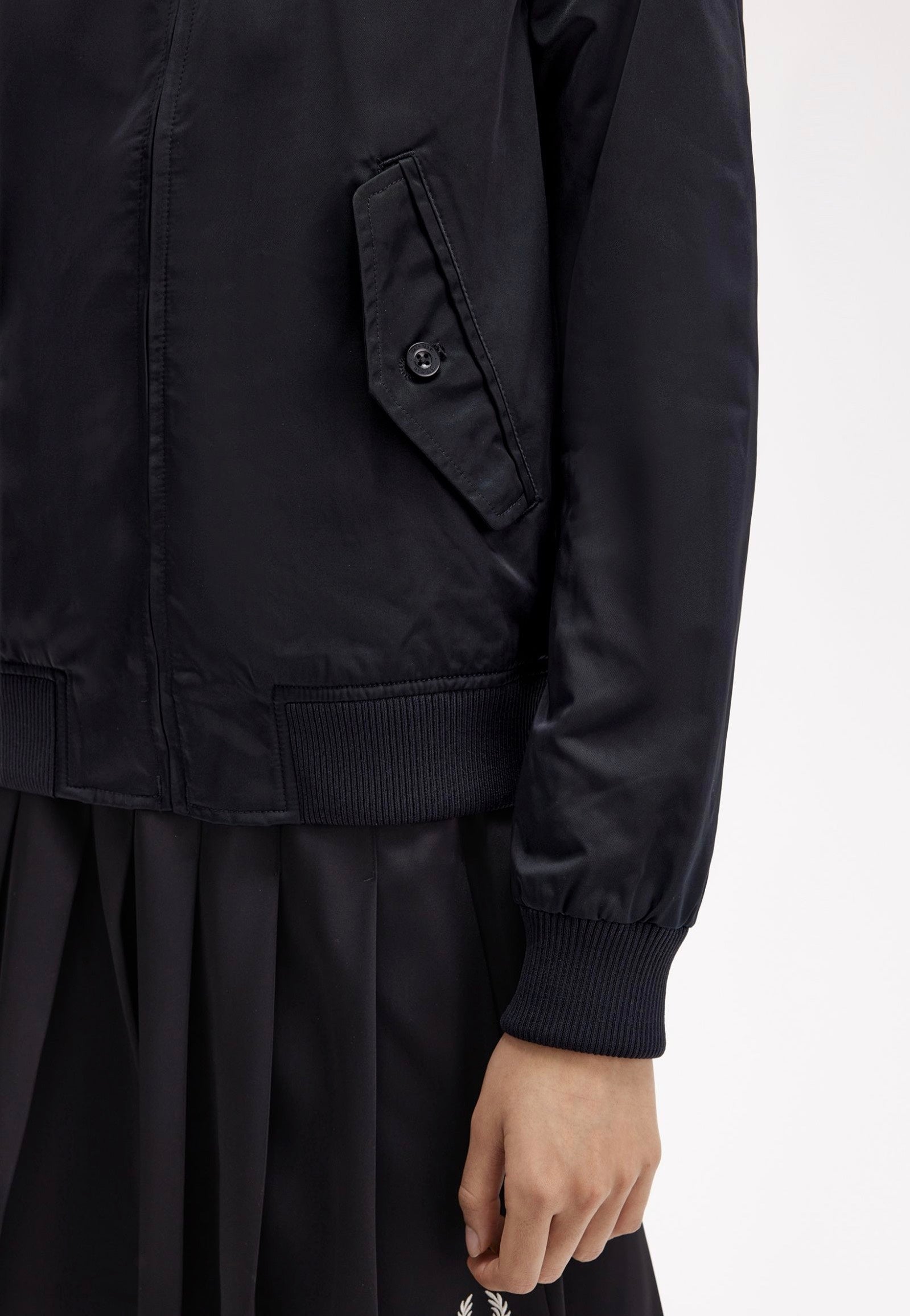 Fred Perry x Amy Winehouse - Zip Through Satin Black - Jacket | Women-Image