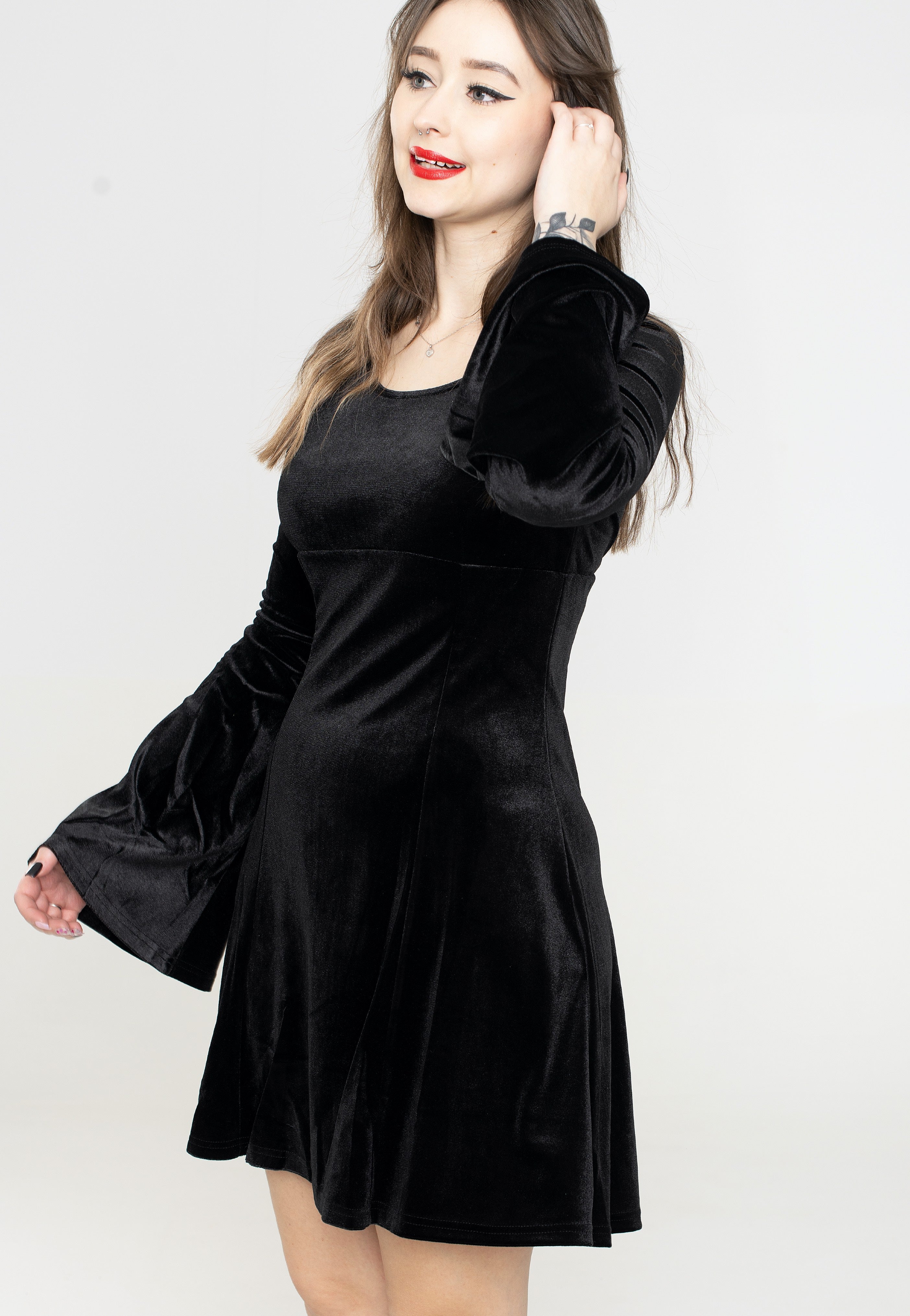 Sourpuss Clothing - Velvet Belle Black - Dress | Women-Image