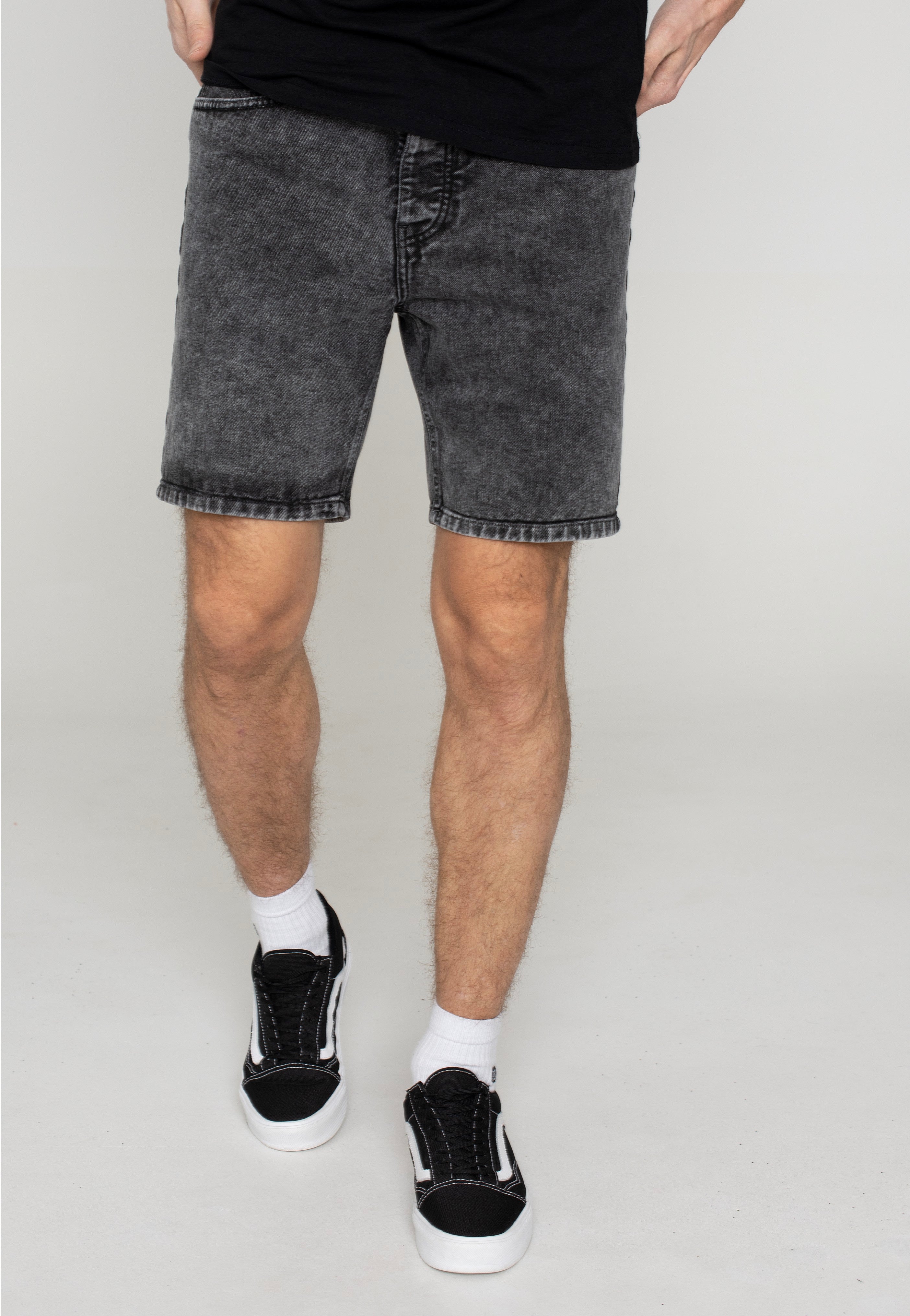 Carhartt WIP - Newel Worn Washed Black - Shorts | Men-Image